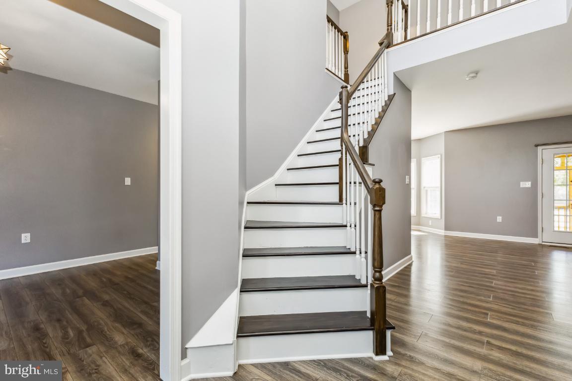 LOCUST HILL - Residential Lease