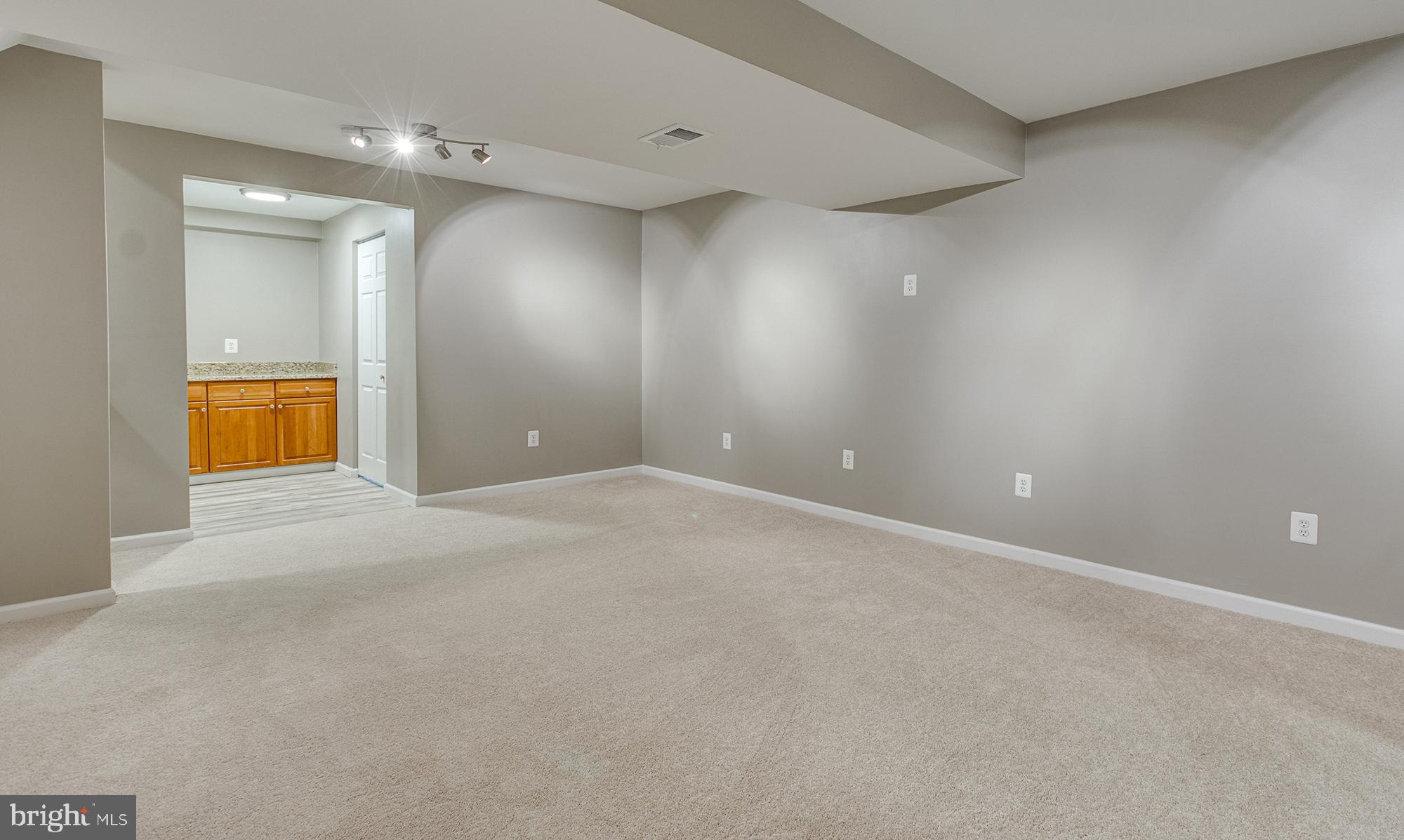 EATON SQUARE - Residential