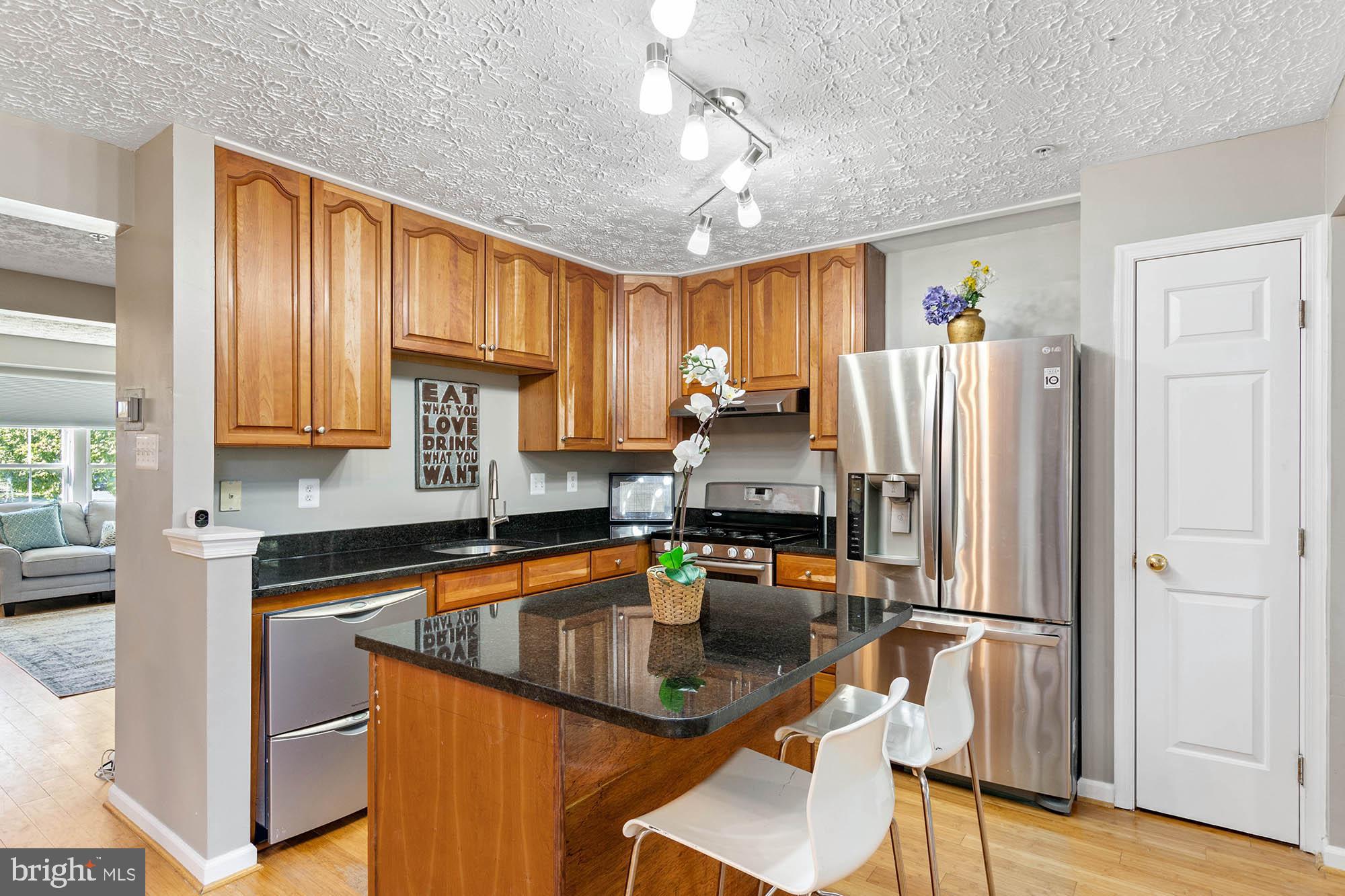 EATON SQUARE - Residential