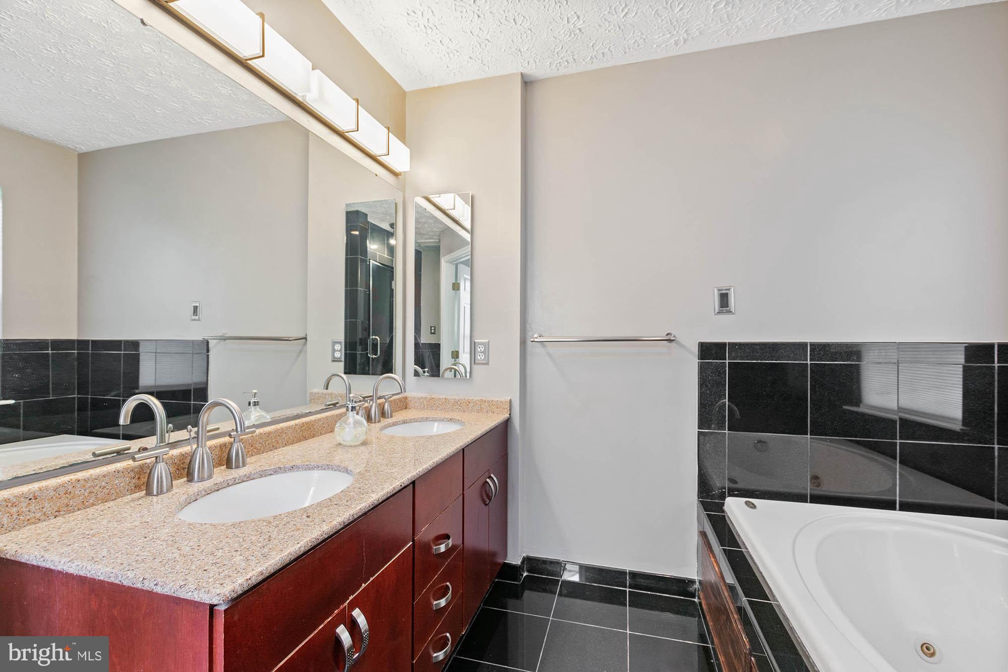 EATON SQUARE - Residential