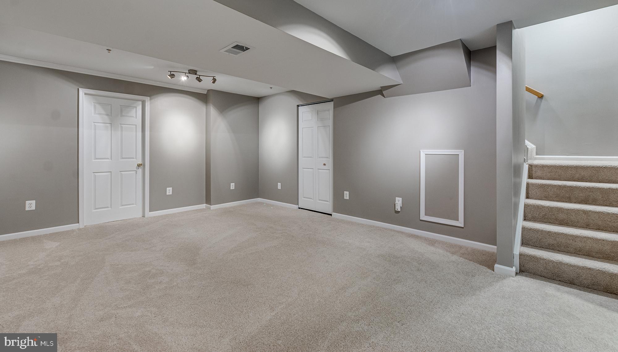 EATON SQUARE - Residential