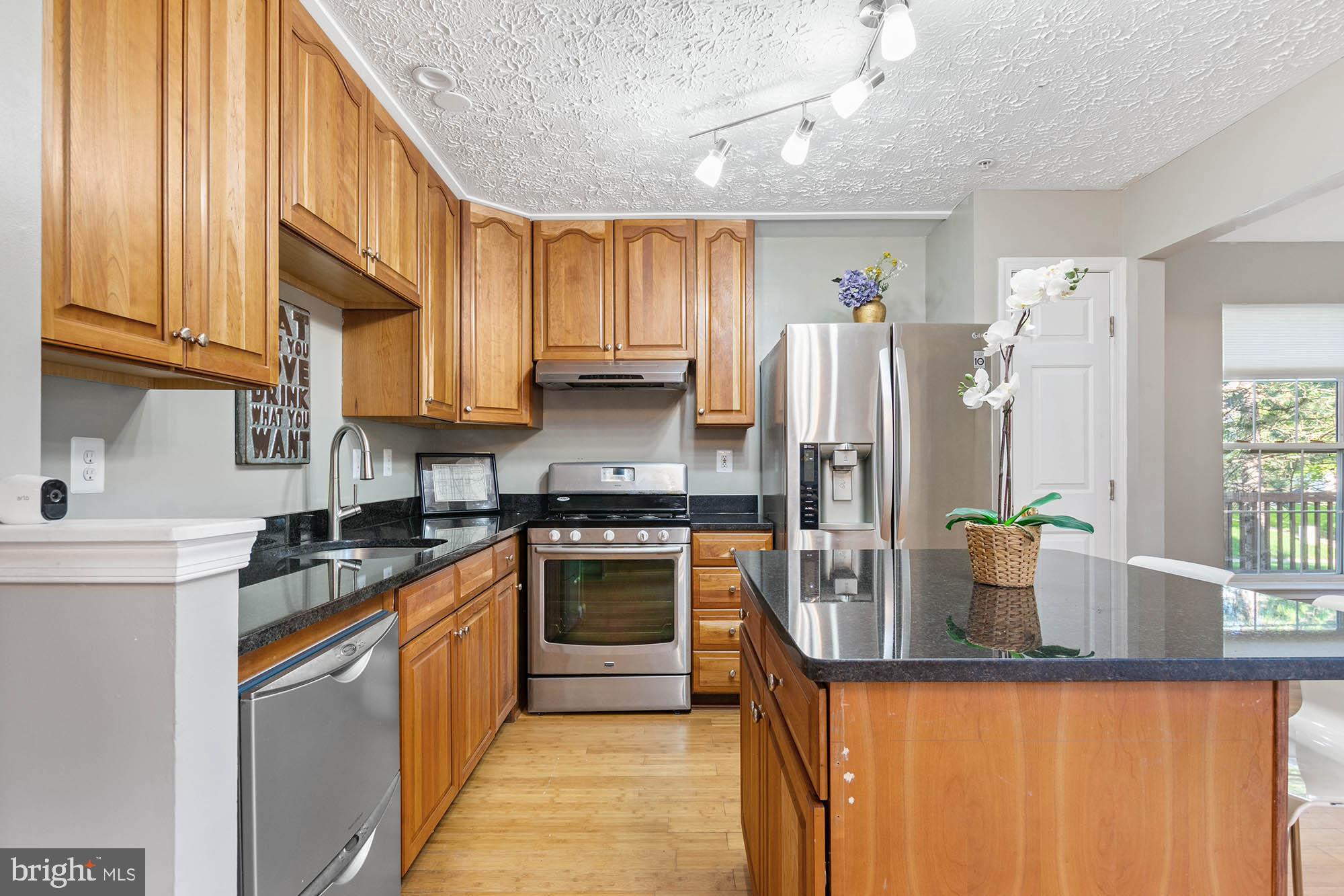 EATON SQUARE - Residential