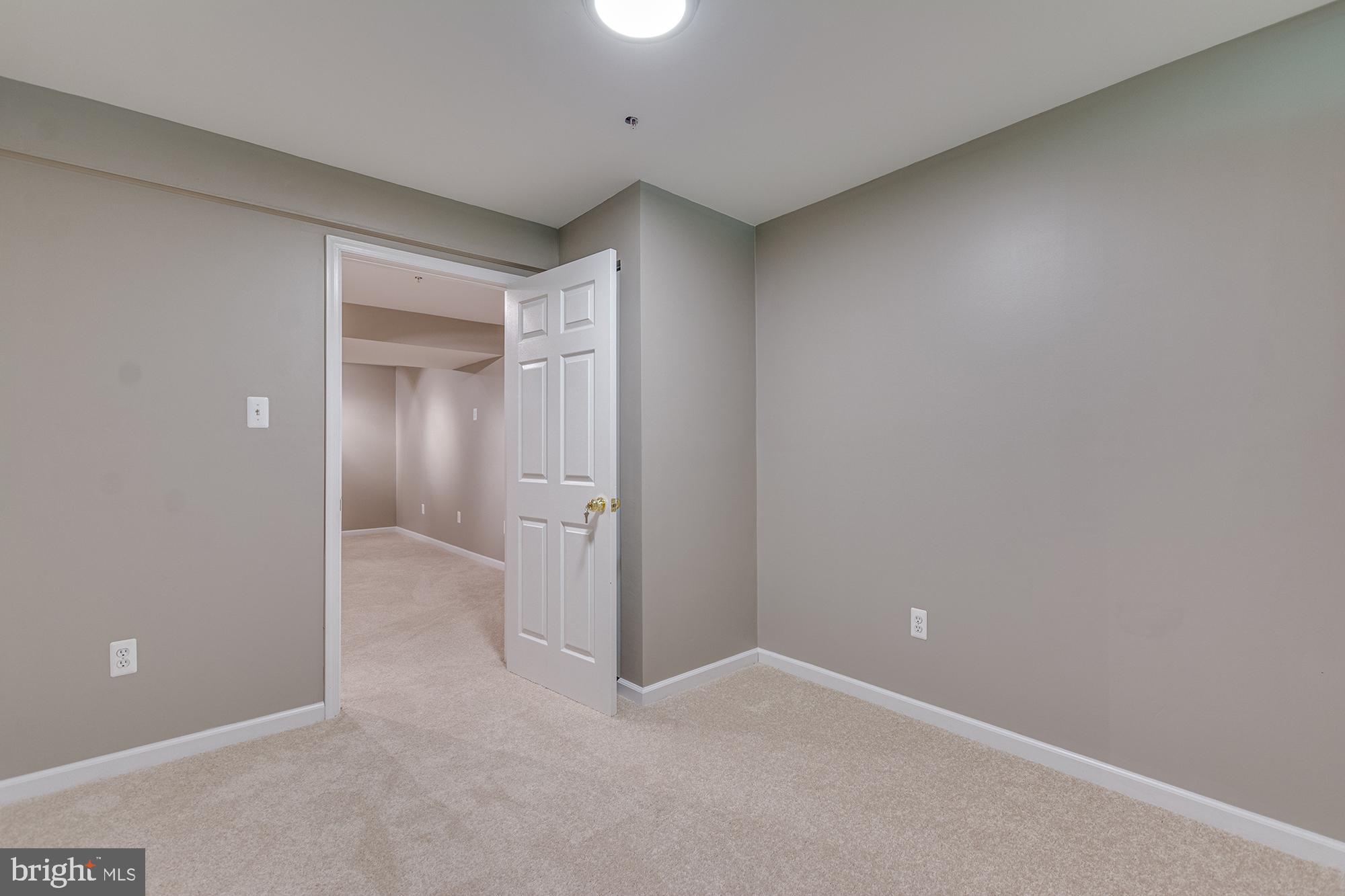 EATON SQUARE - Residential