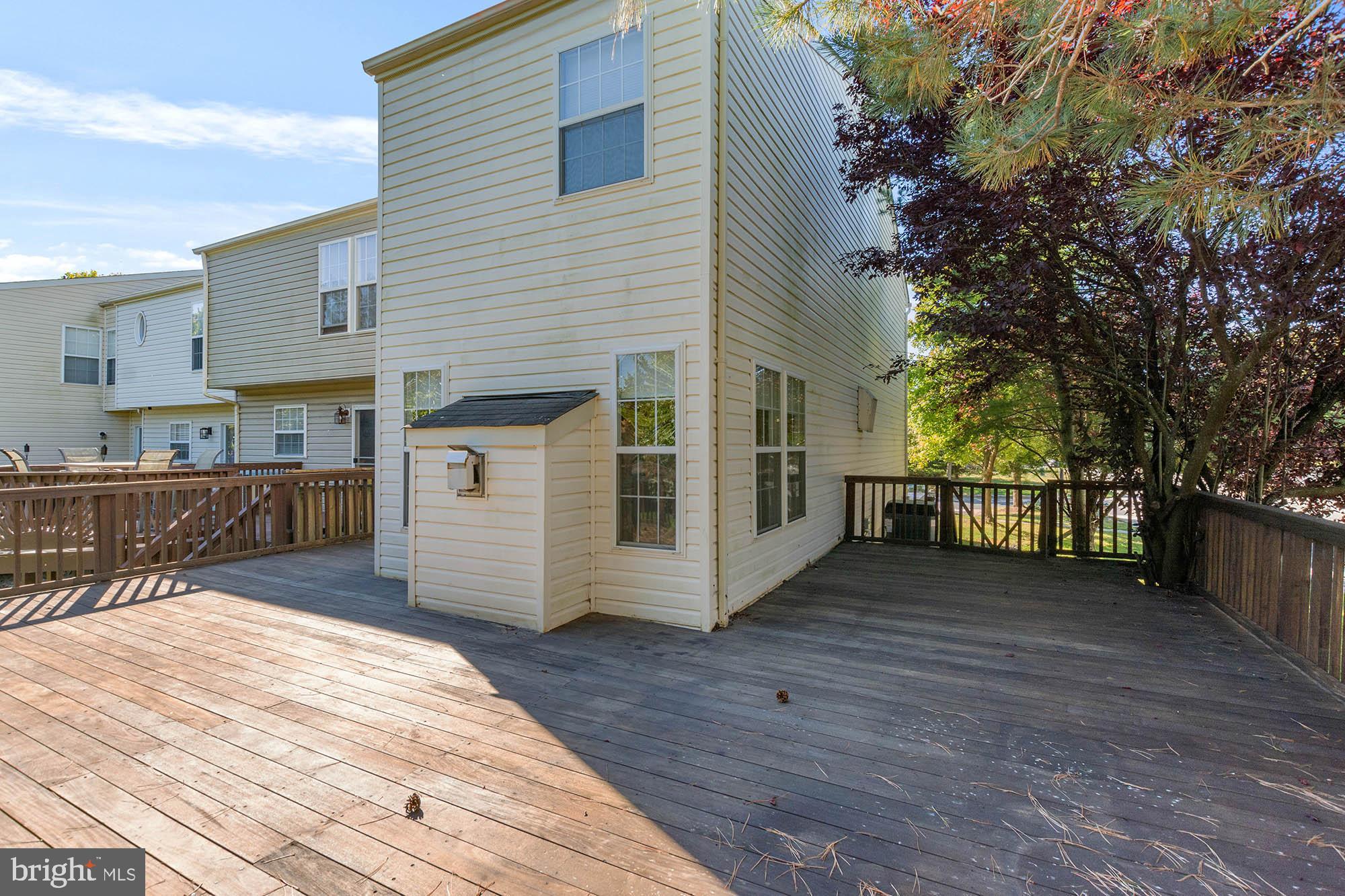 EATON SQUARE - Residential