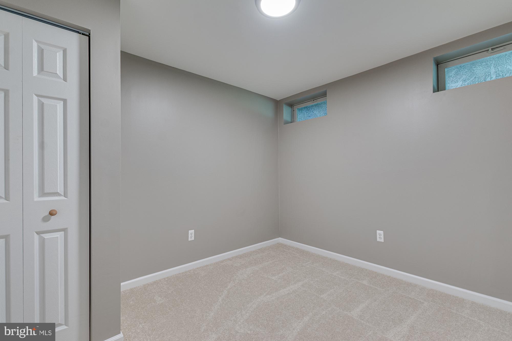 EATON SQUARE - Residential