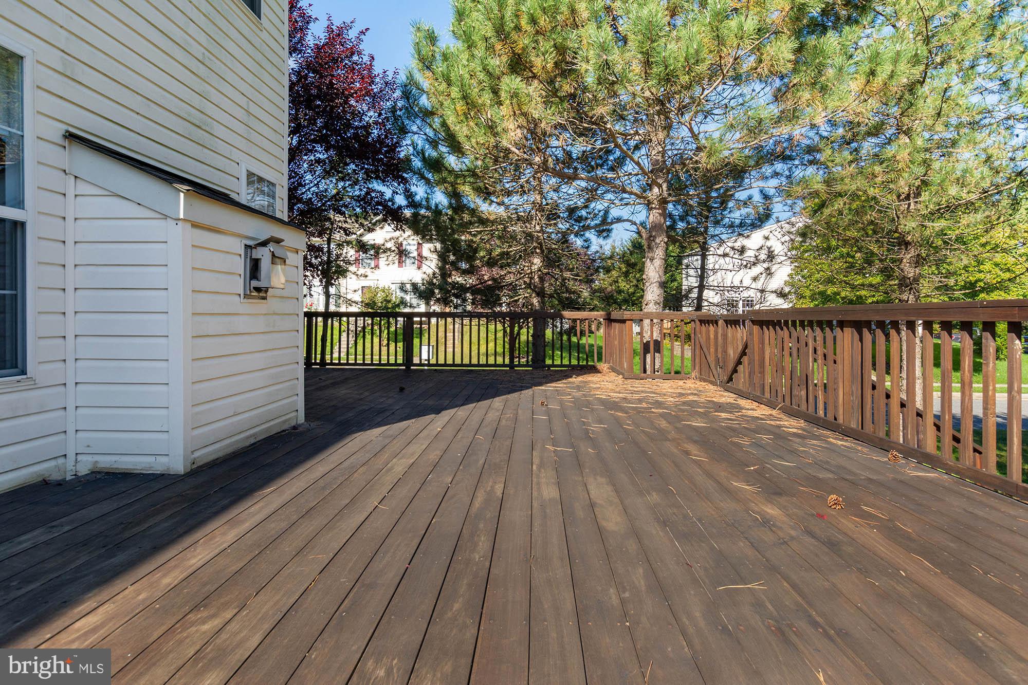 EATON SQUARE - Residential