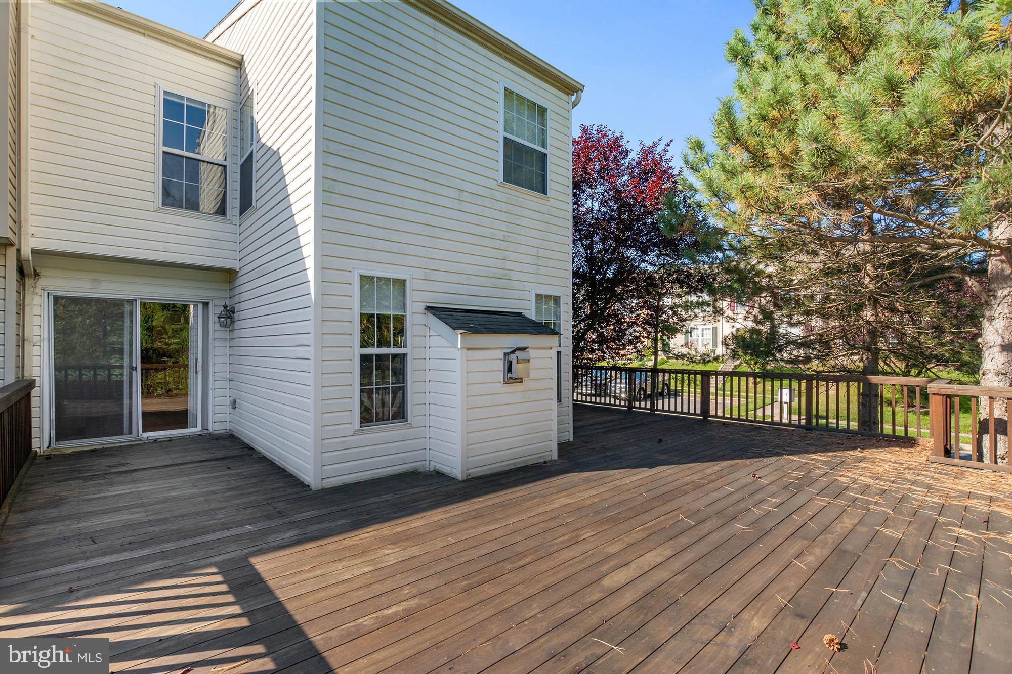 EATON SQUARE - Residential