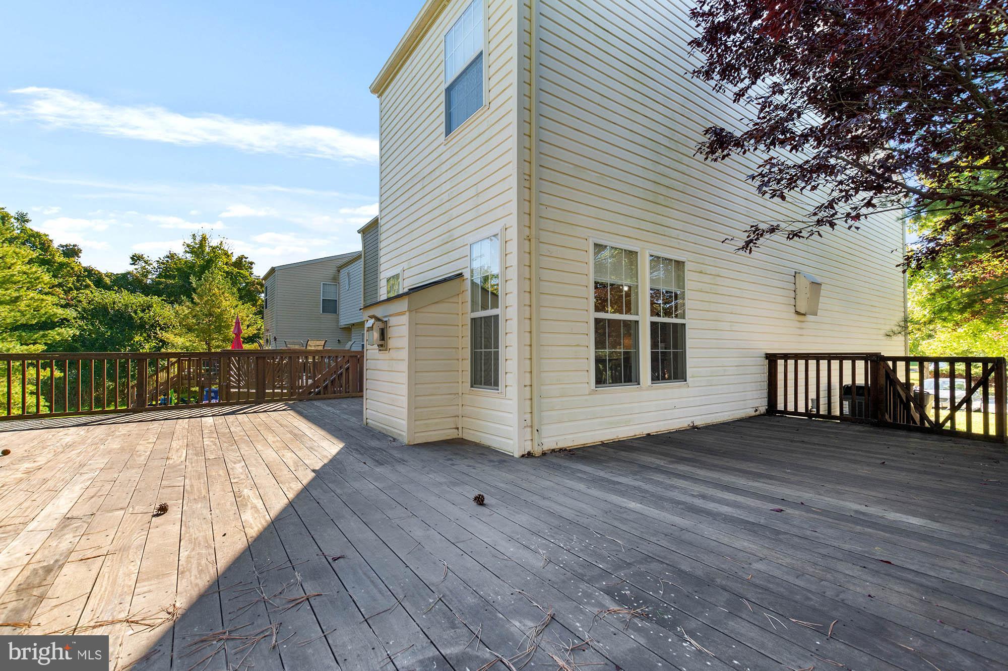 EATON SQUARE - Residential