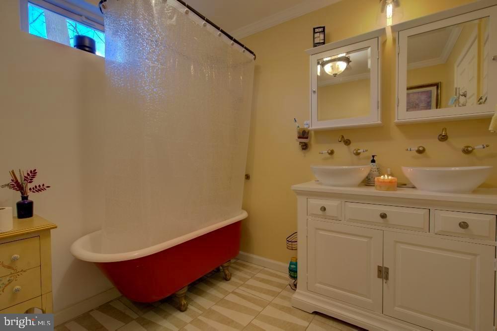 PARK HEIGHTS - Residential Lease