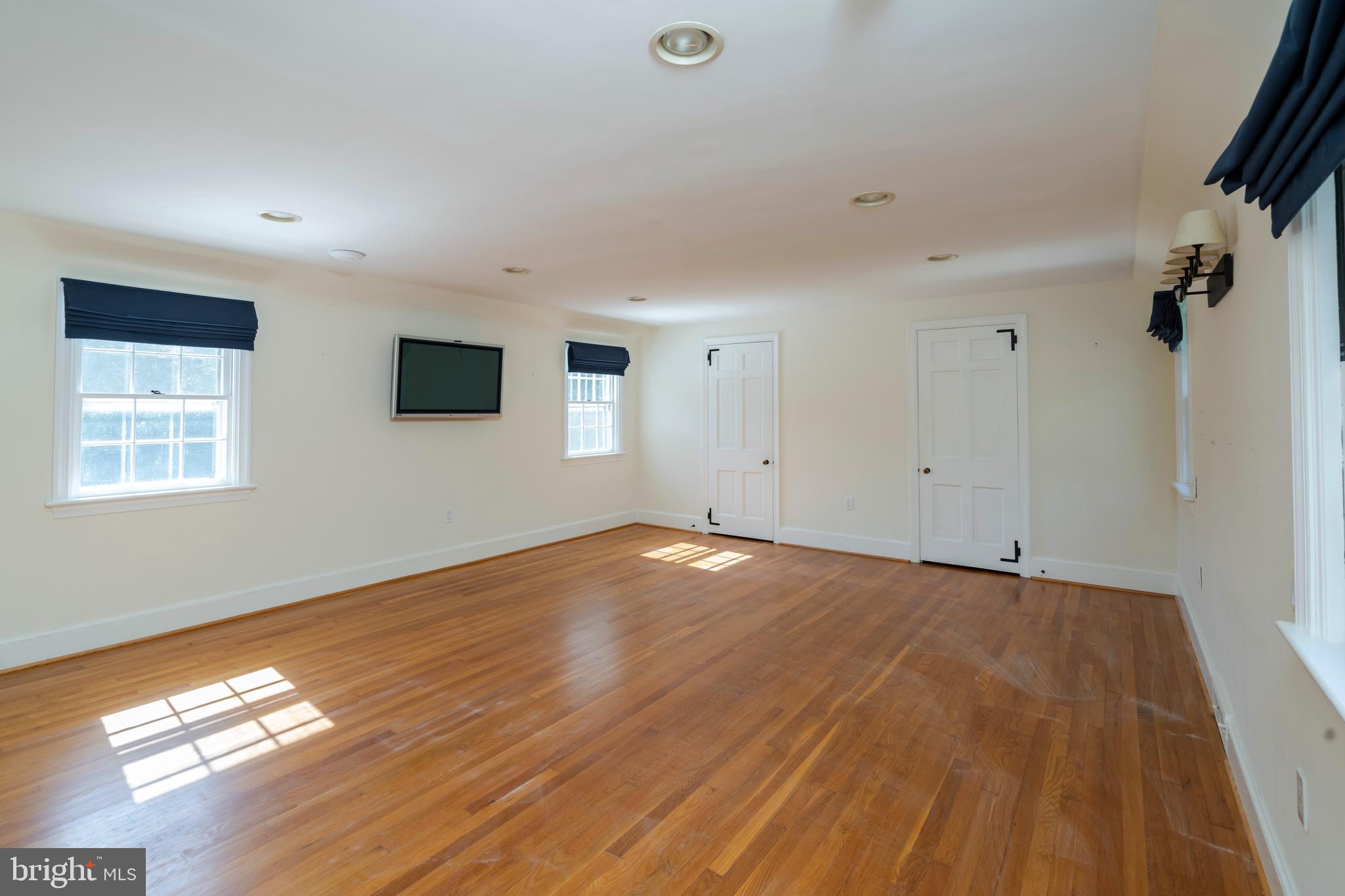 FORT WASHINGTON - Residential