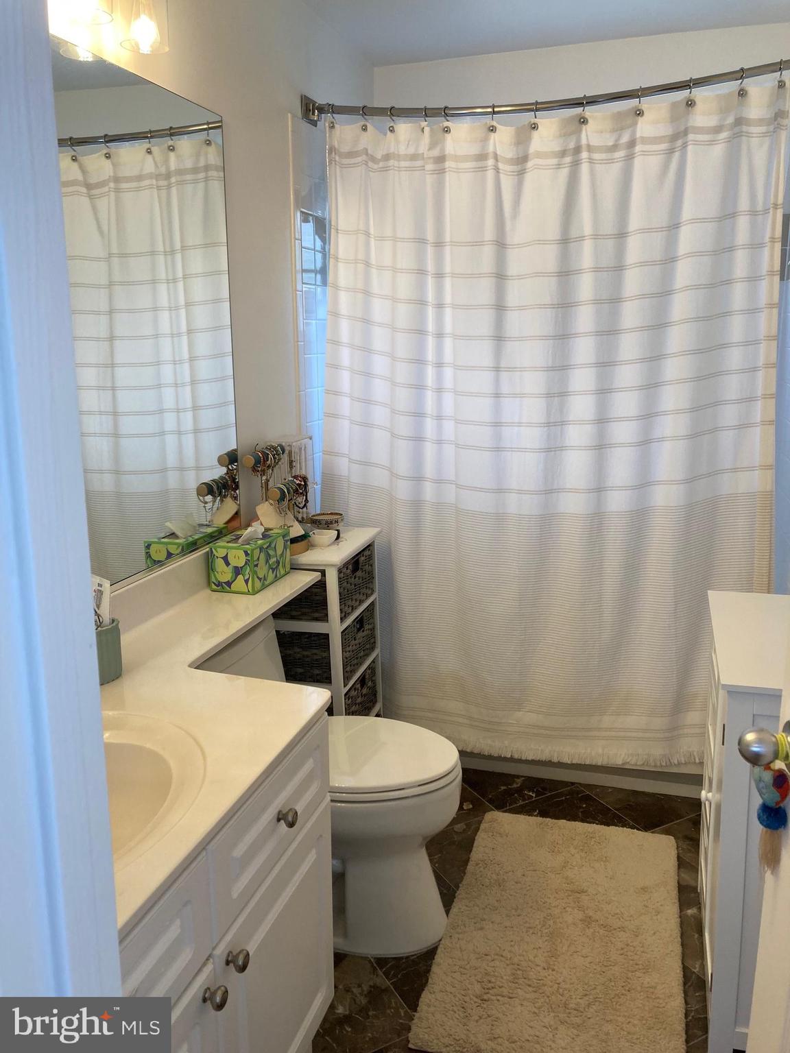 CHELSEA COURTS - Residential Lease