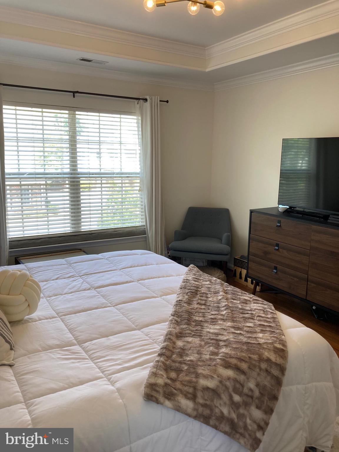 CHELSEA COURTS - Residential Lease