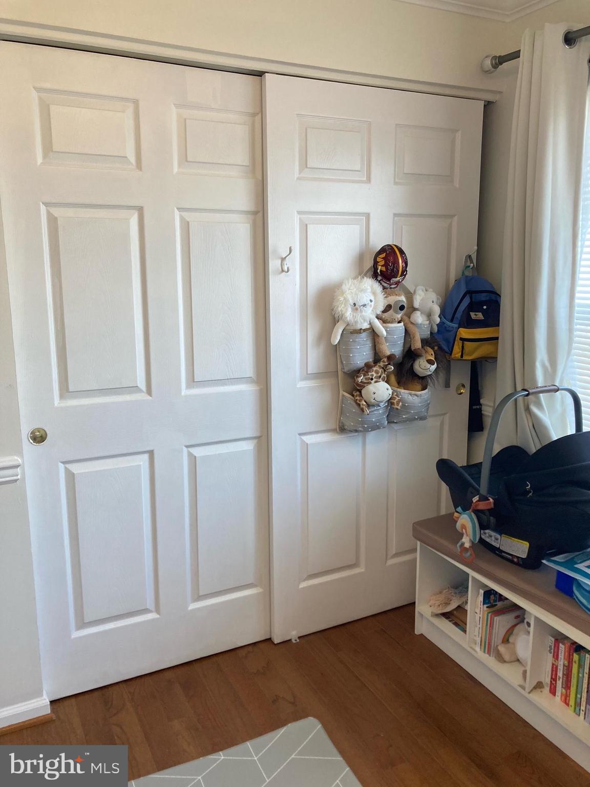 CHELSEA COURTS - Residential Lease