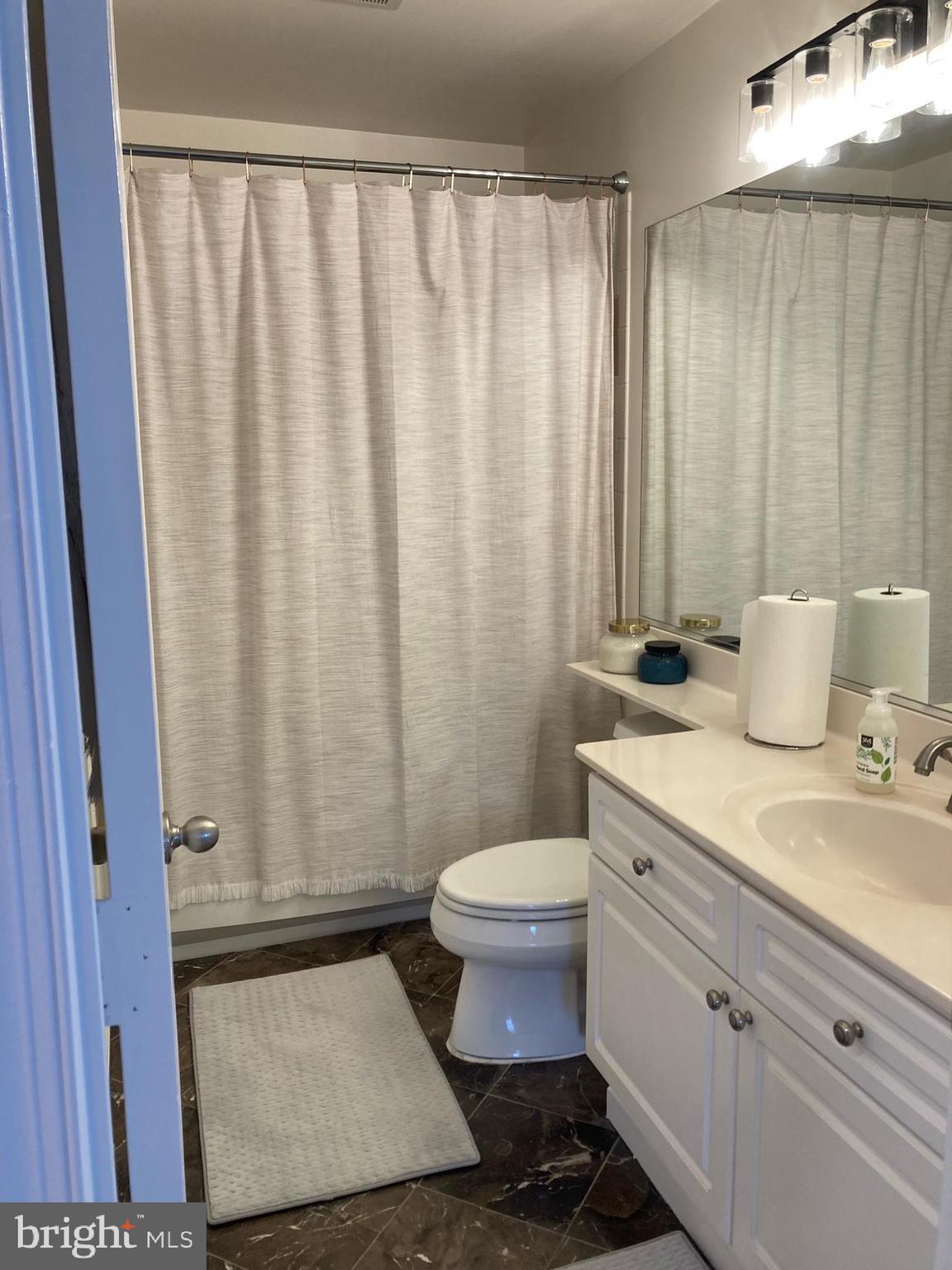 CHELSEA COURTS - Residential Lease