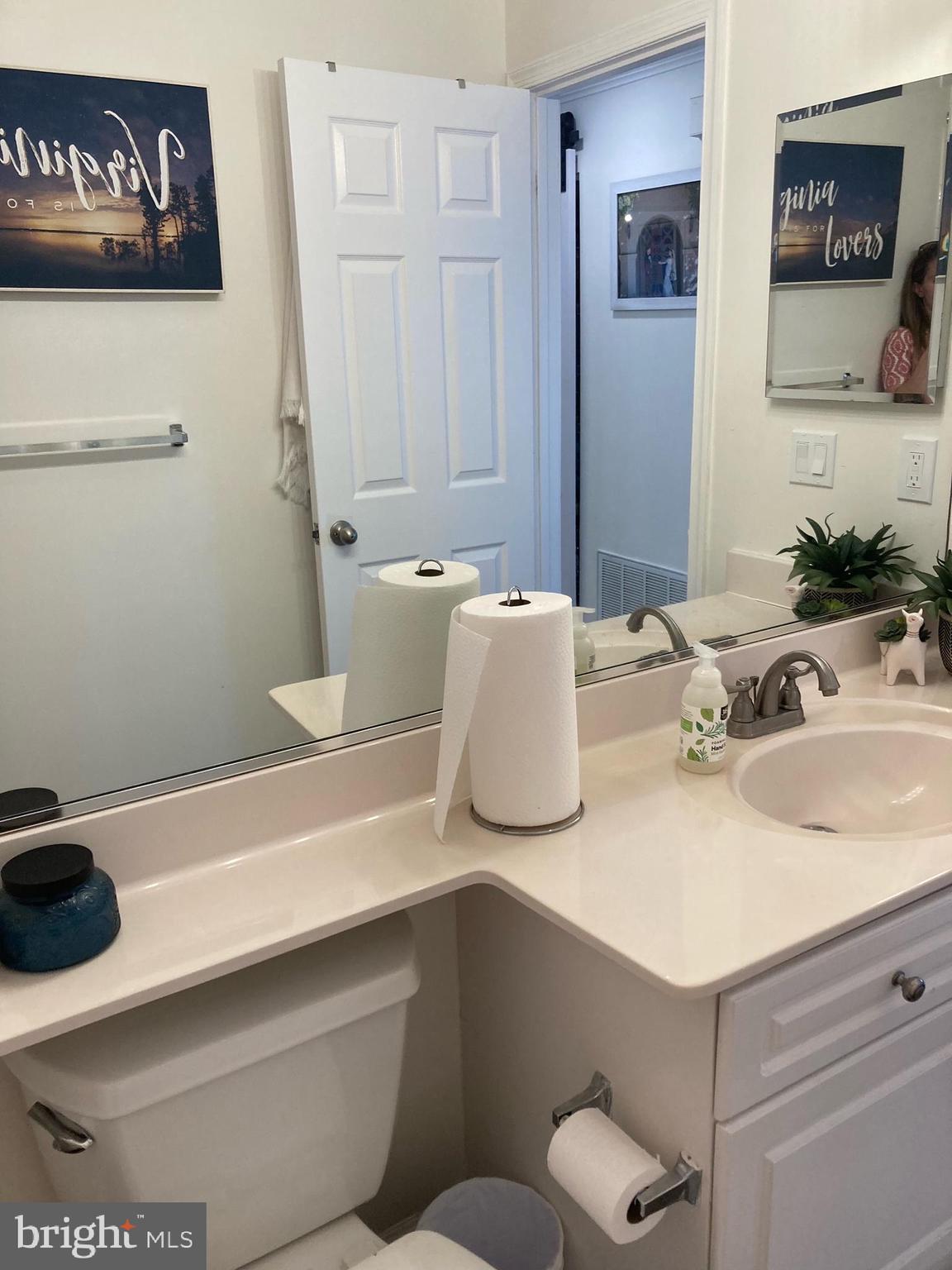 CHELSEA COURTS - Residential Lease