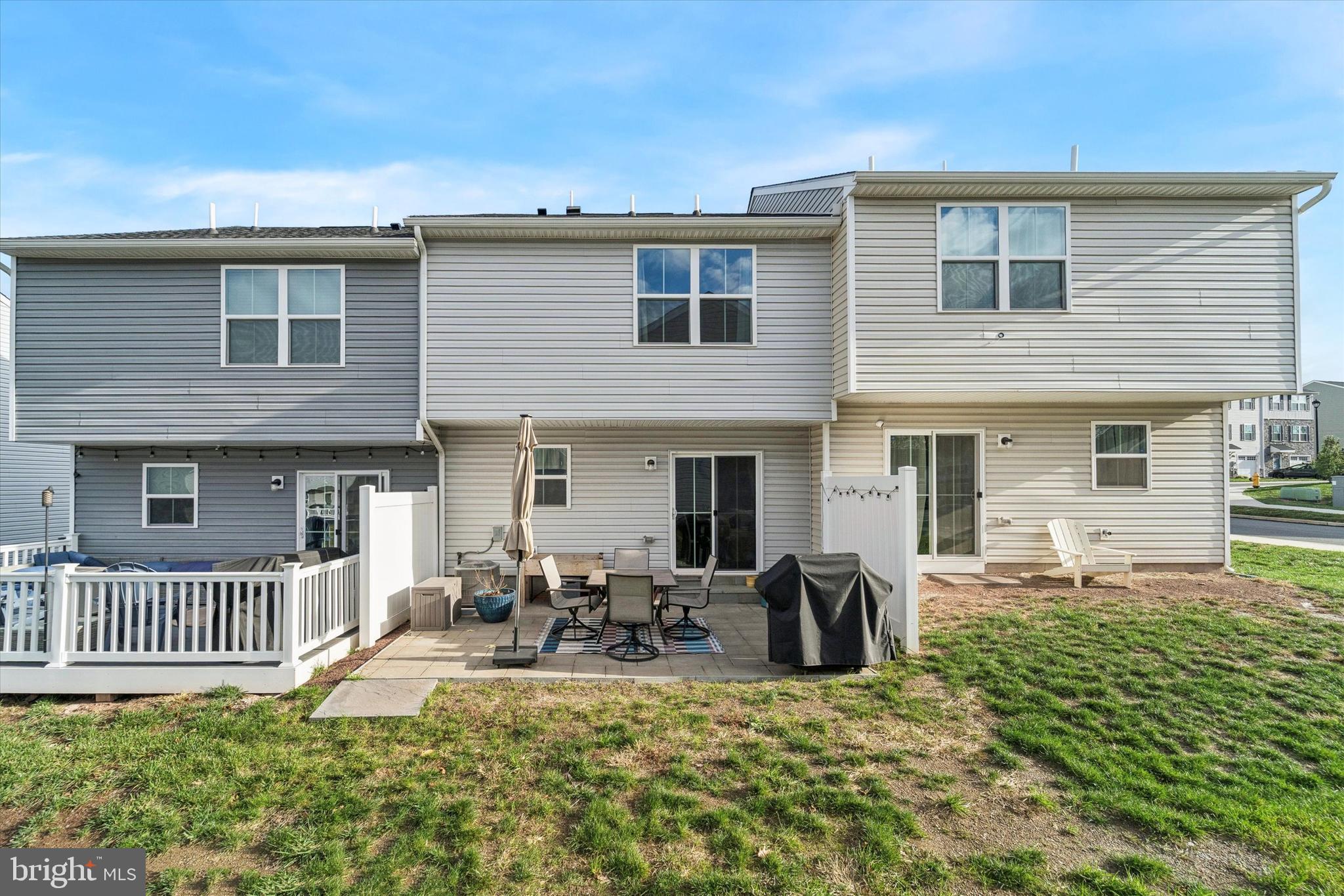 SANATOGA CROSSING - Residential