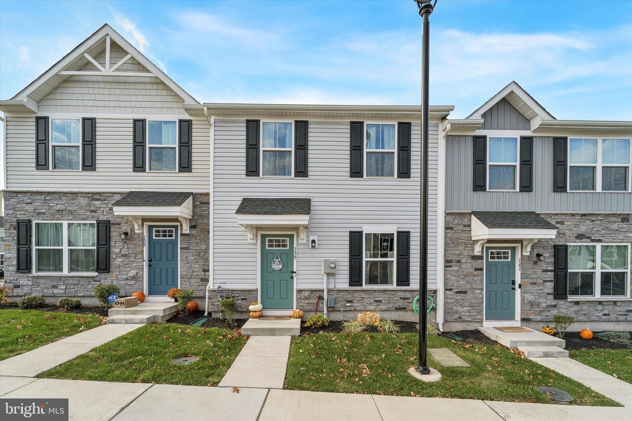 SANATOGA CROSSING - Residential