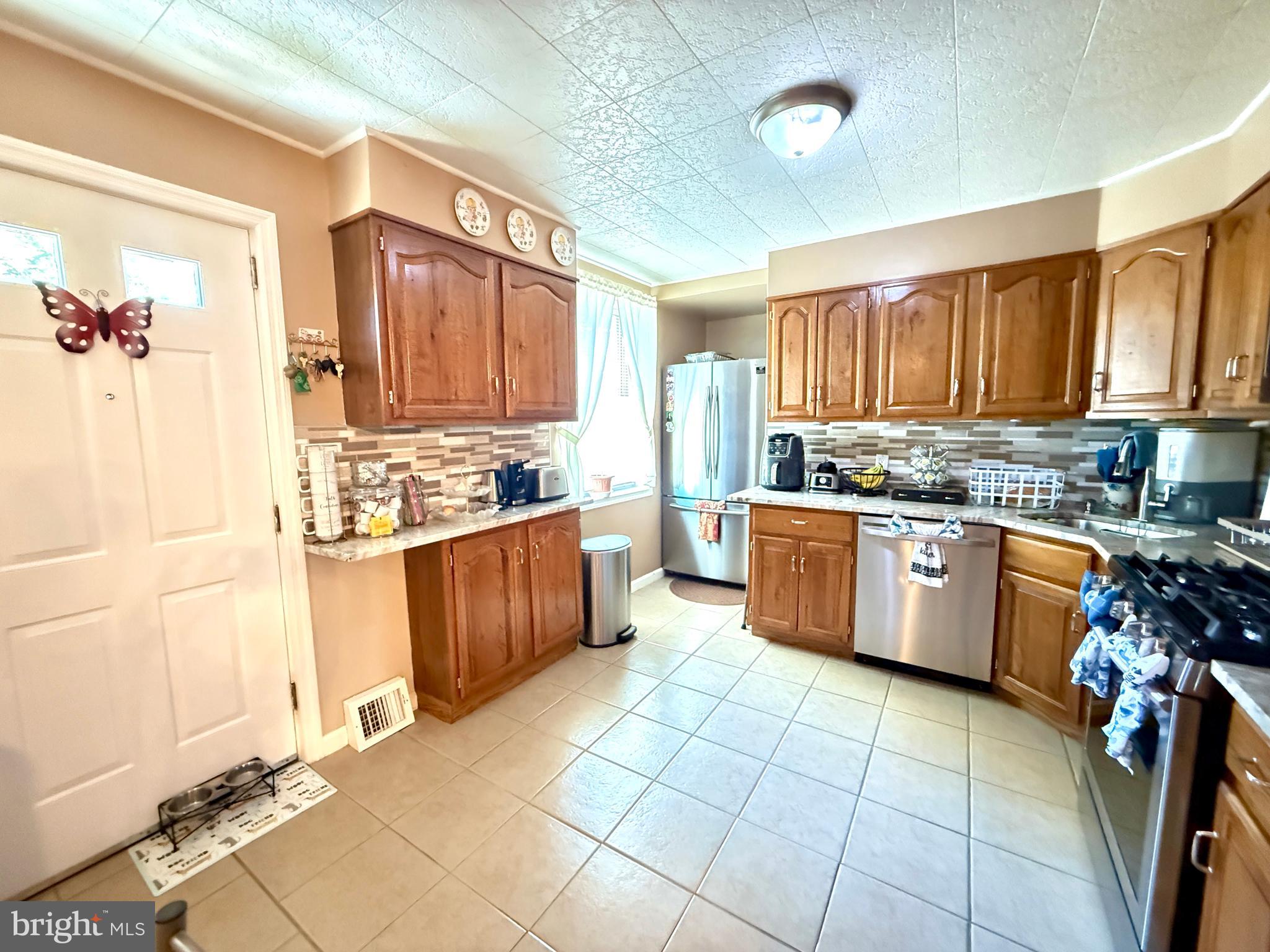 FOX CHASE - Residential