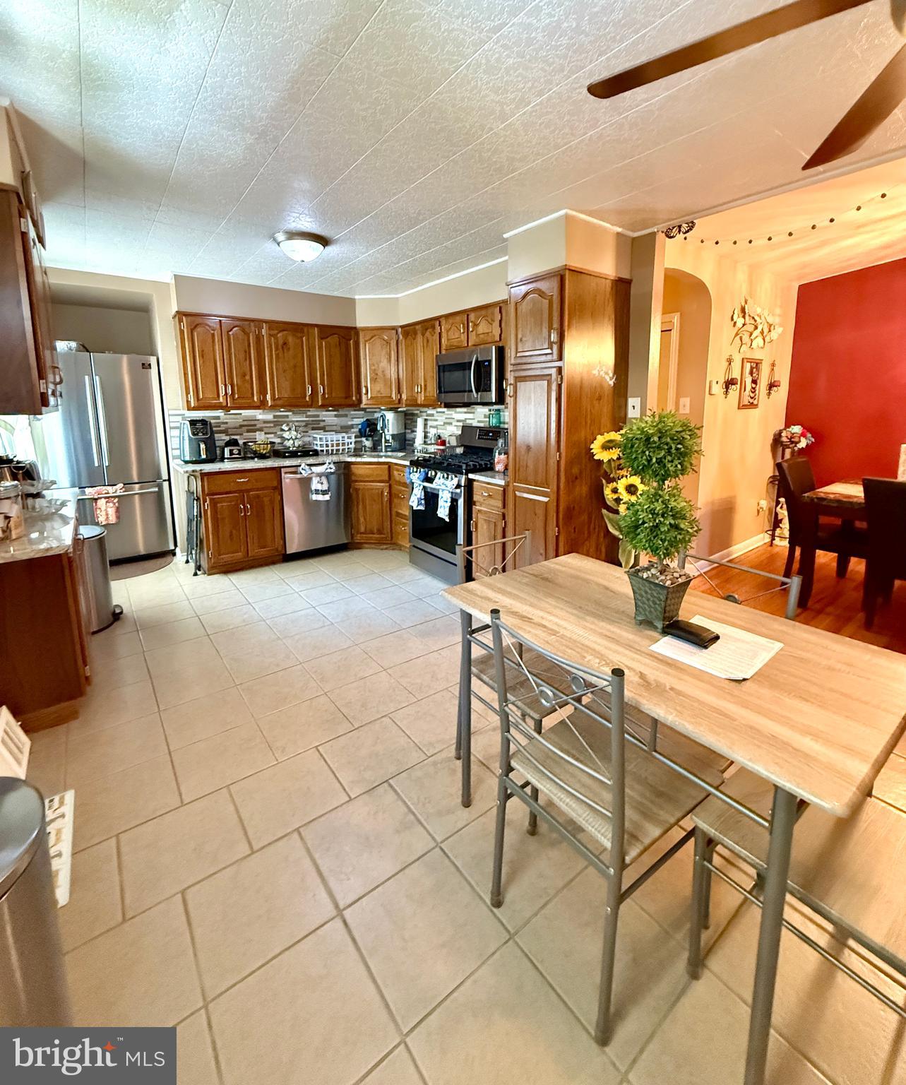 FOX CHASE - Residential