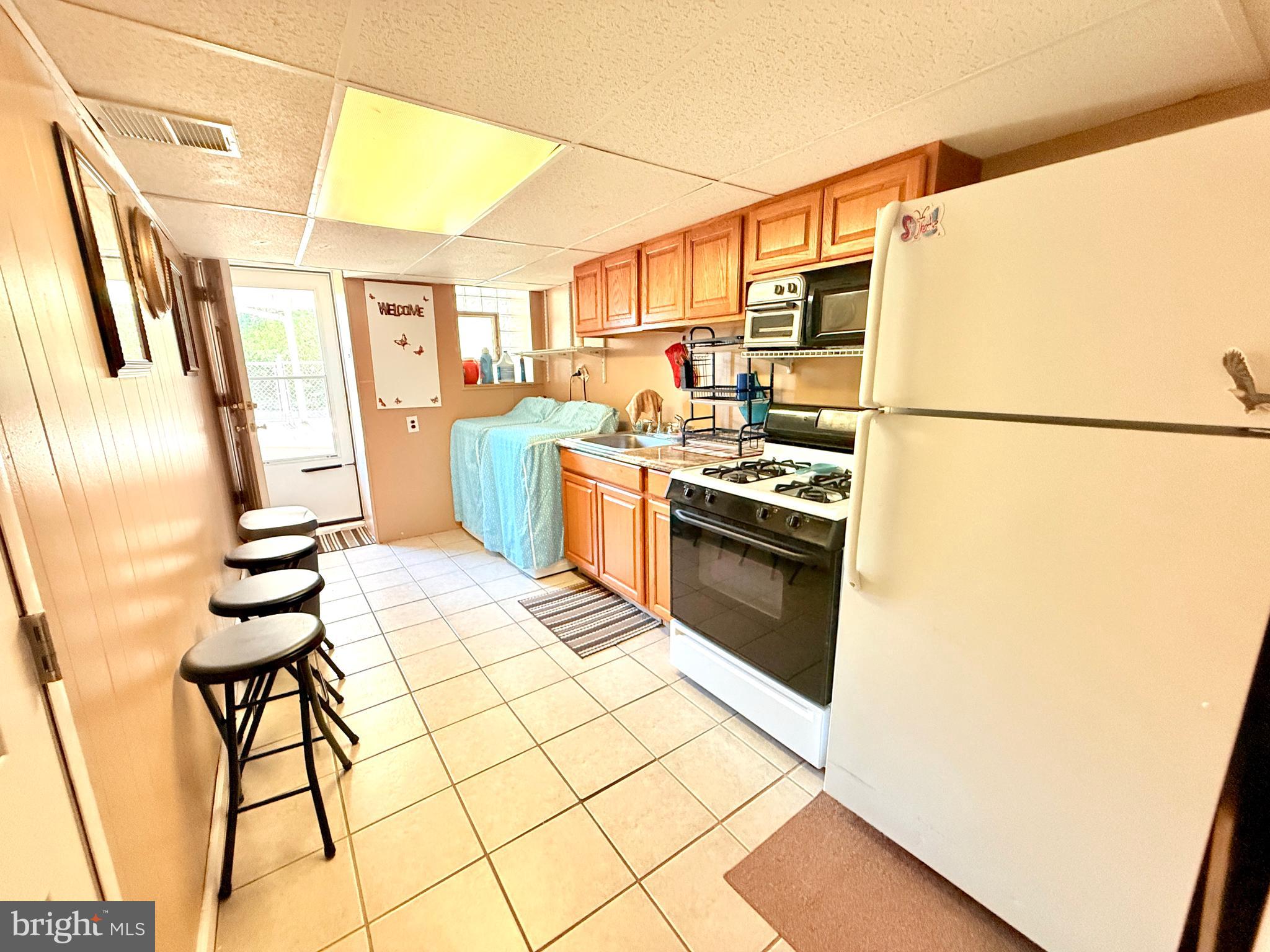 FOX CHASE - Residential