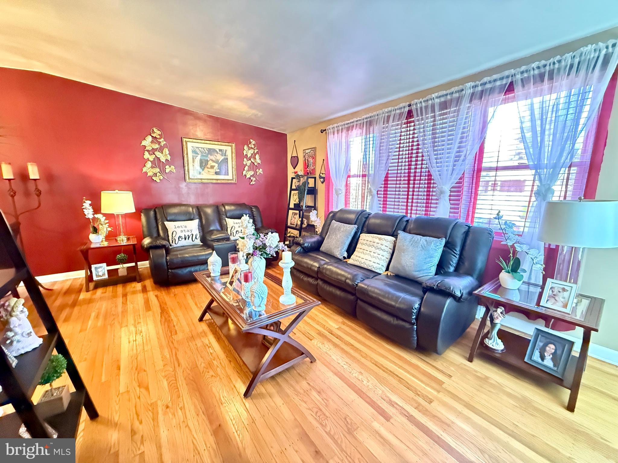 FOX CHASE - Residential