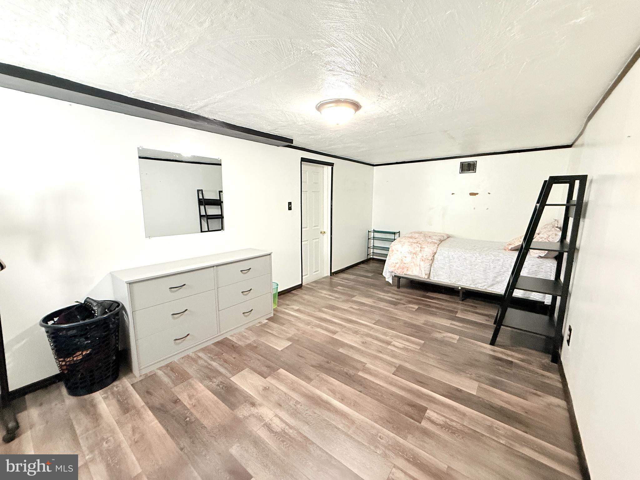 FOX CHASE - Residential