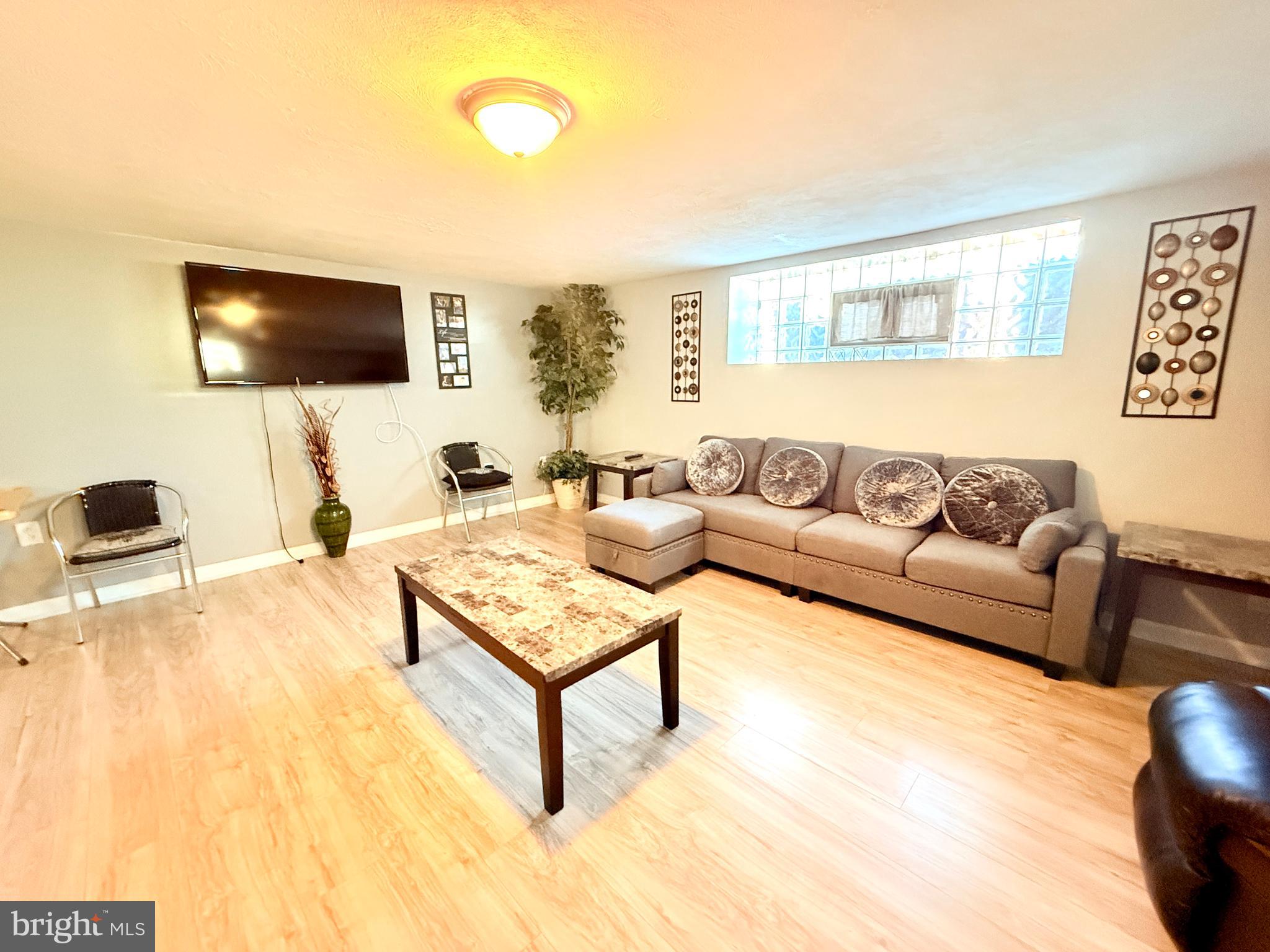 FOX CHASE - Residential