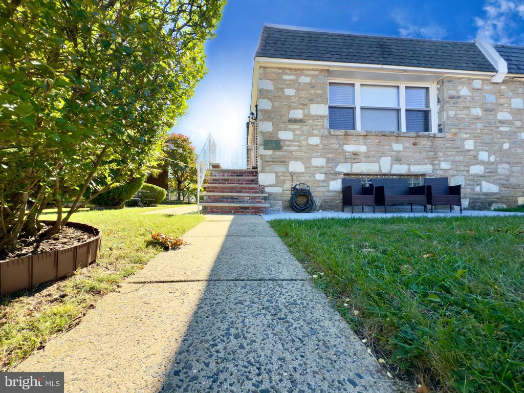 Photo of 7836 Lorna Drive, PHILADELPHIA, PA 19111 (MLS # PAPH2542868)