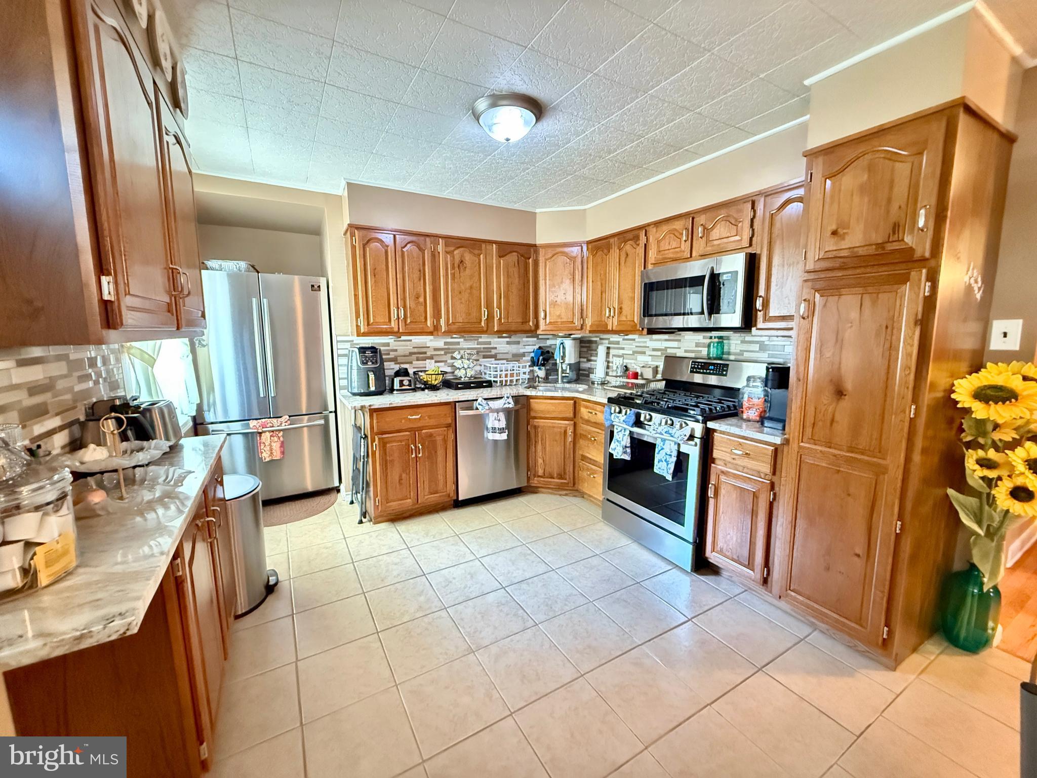 FOX CHASE - Residential