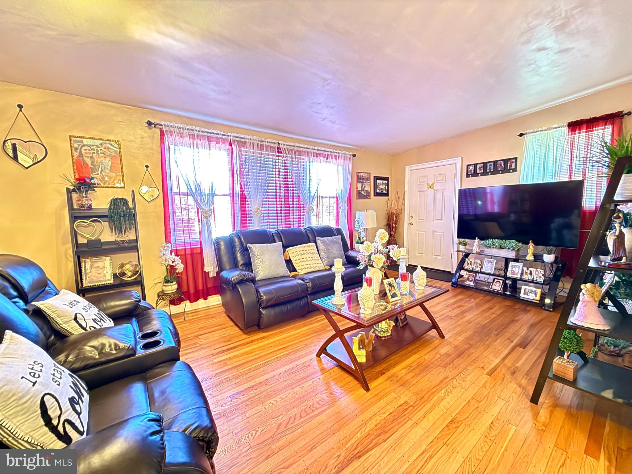 FOX CHASE - Residential