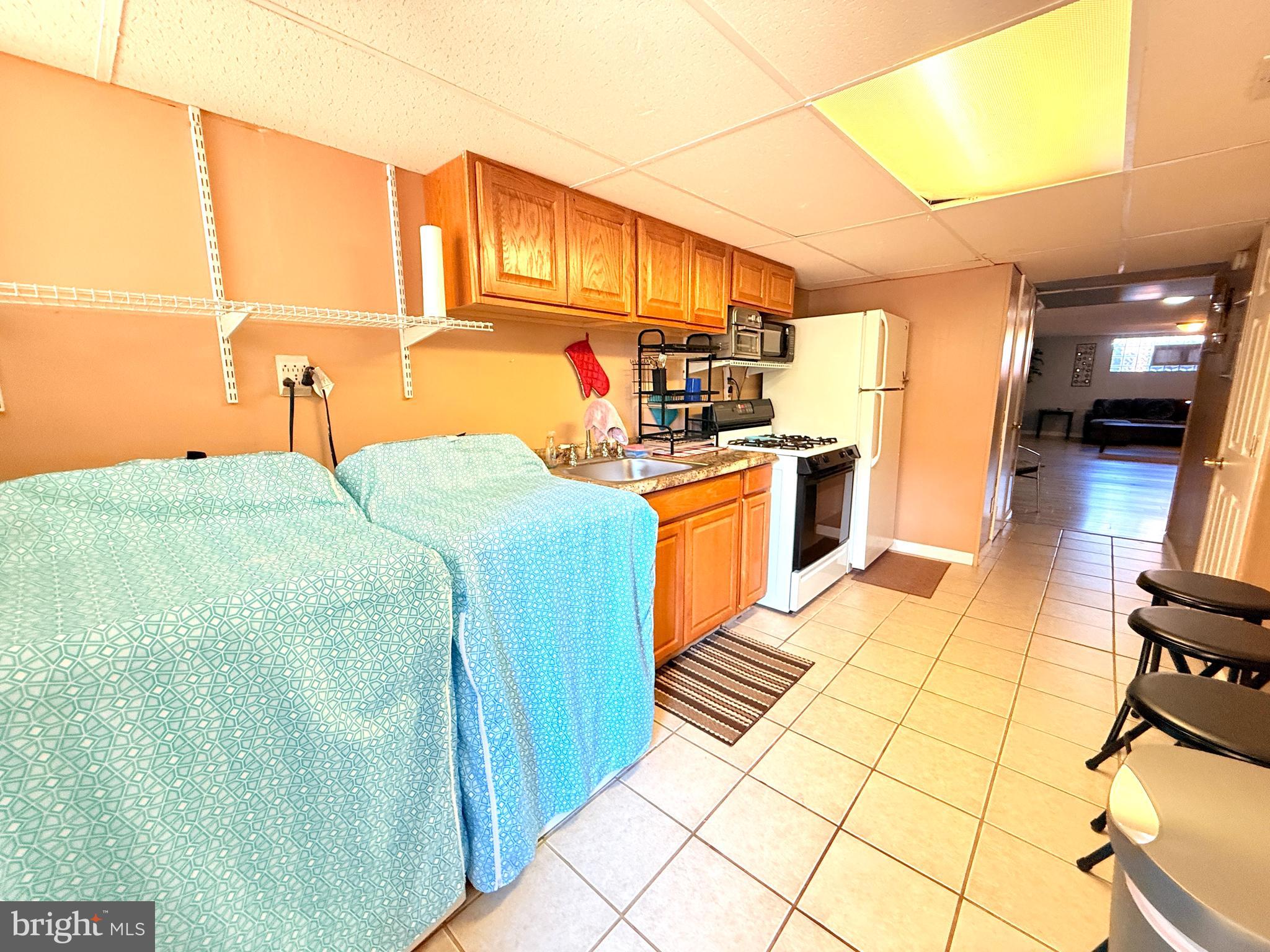 FOX CHASE - Residential