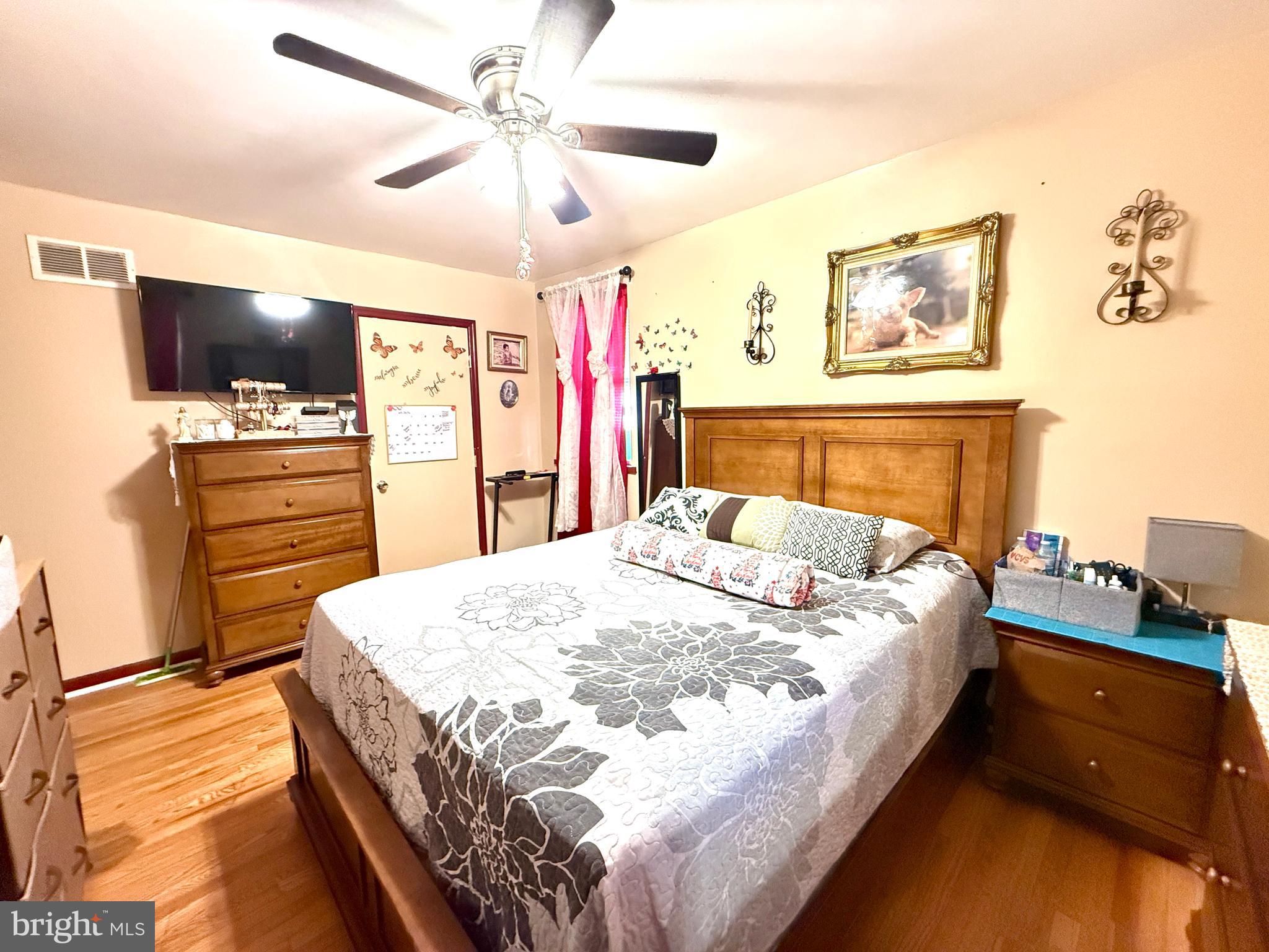 FOX CHASE - Residential