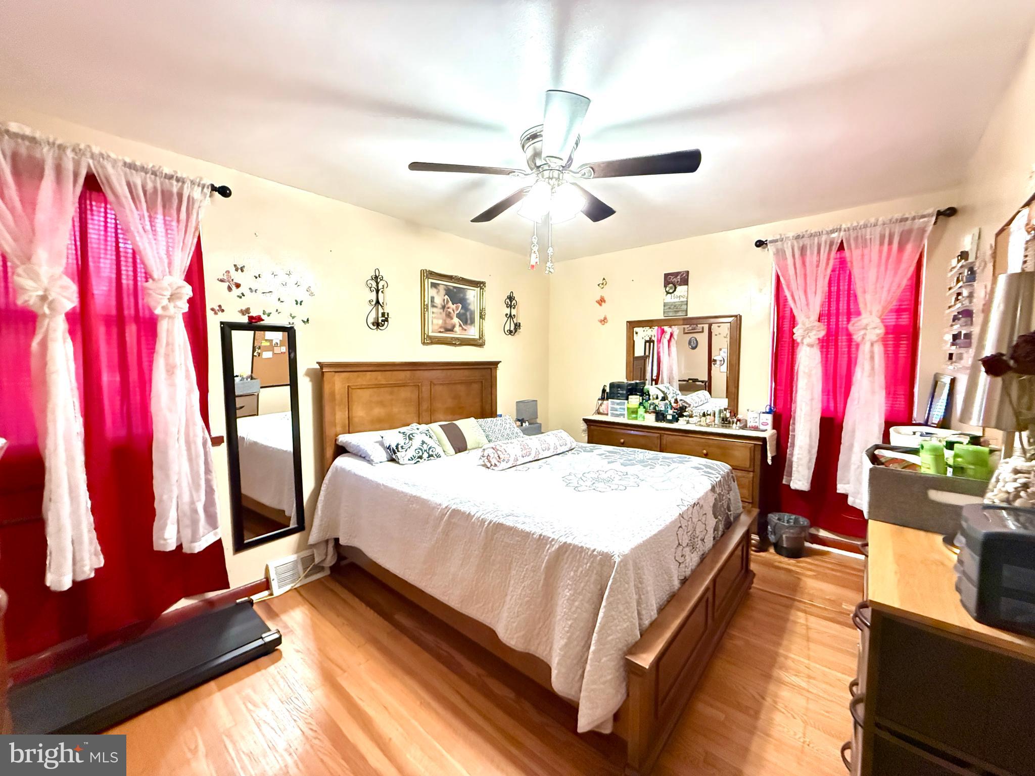 FOX CHASE - Residential