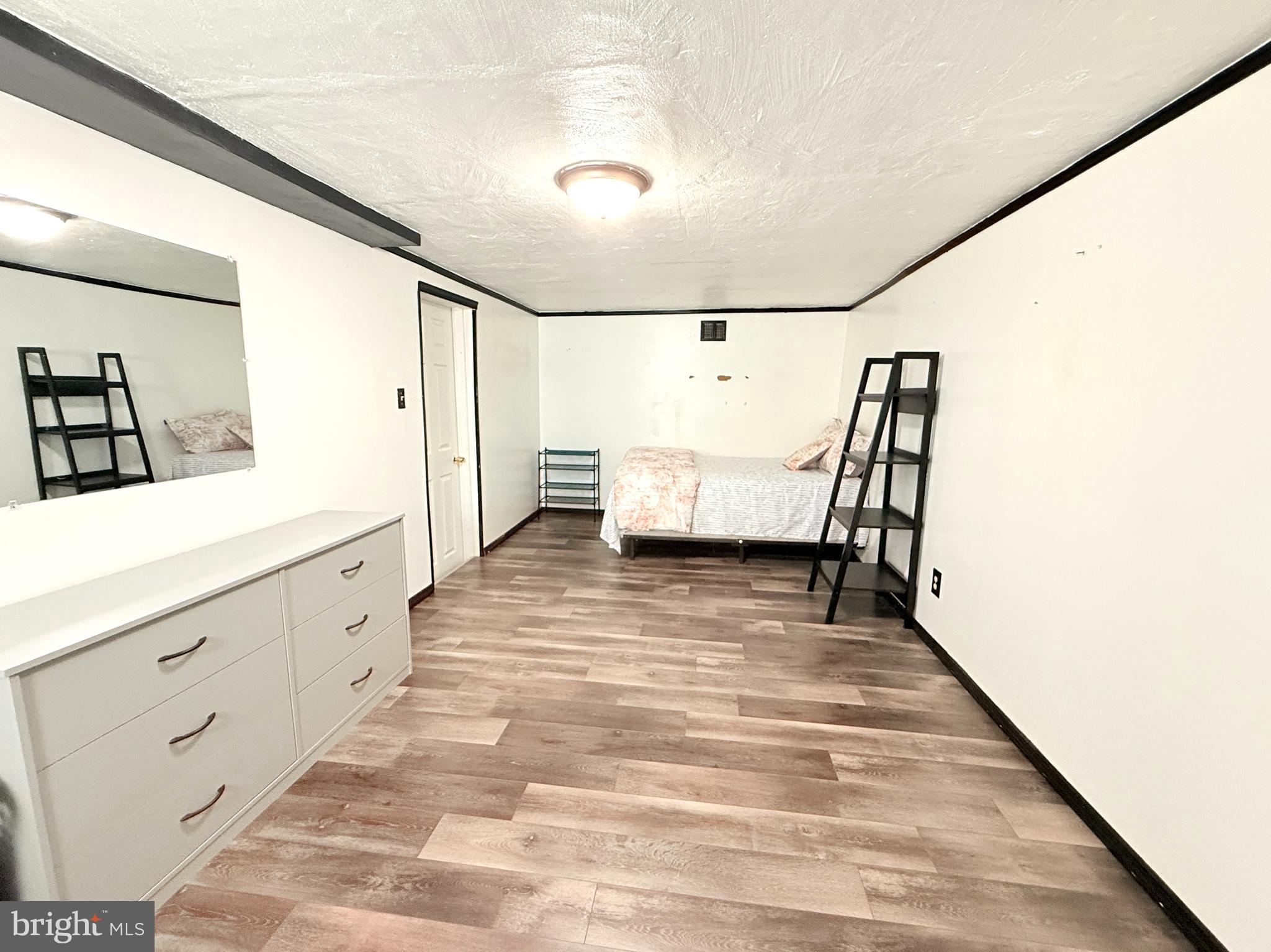 FOX CHASE - Residential