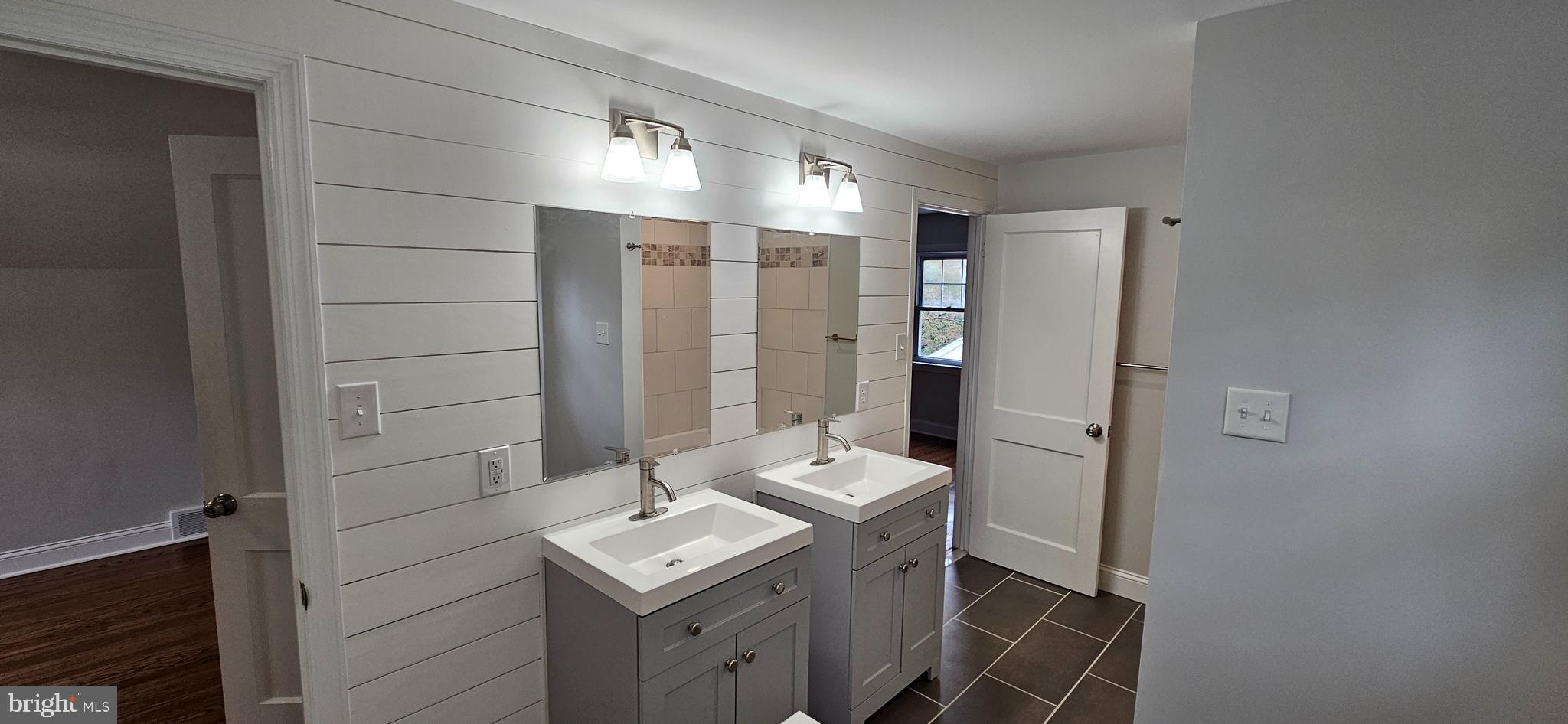 HAVERFORD HILL - Residential