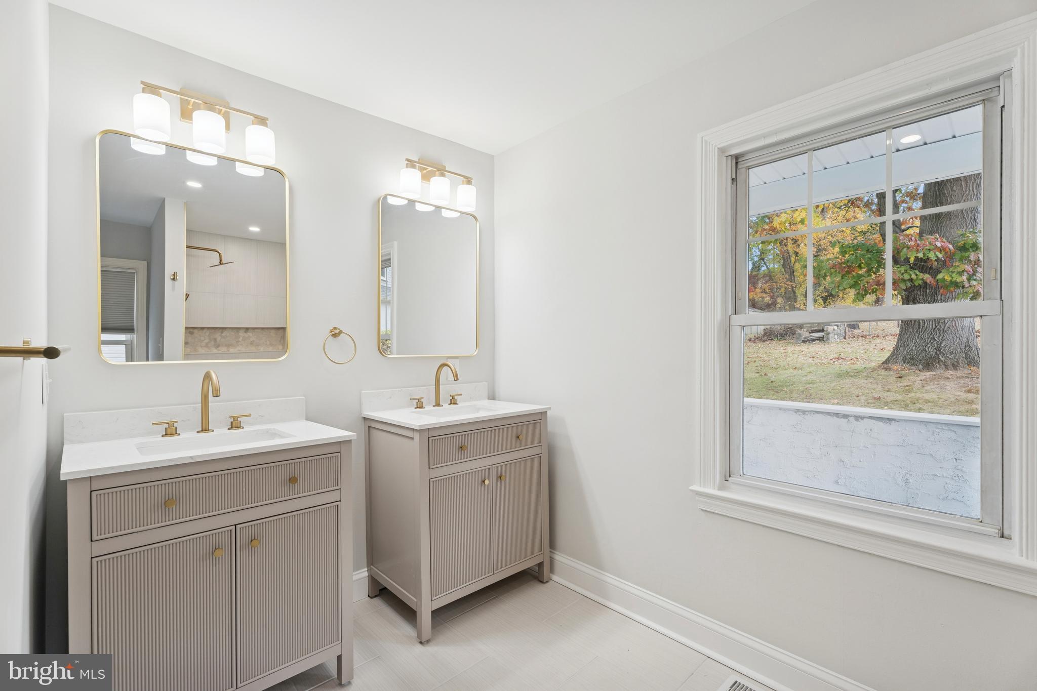 HAVERFORD HILL - Residential