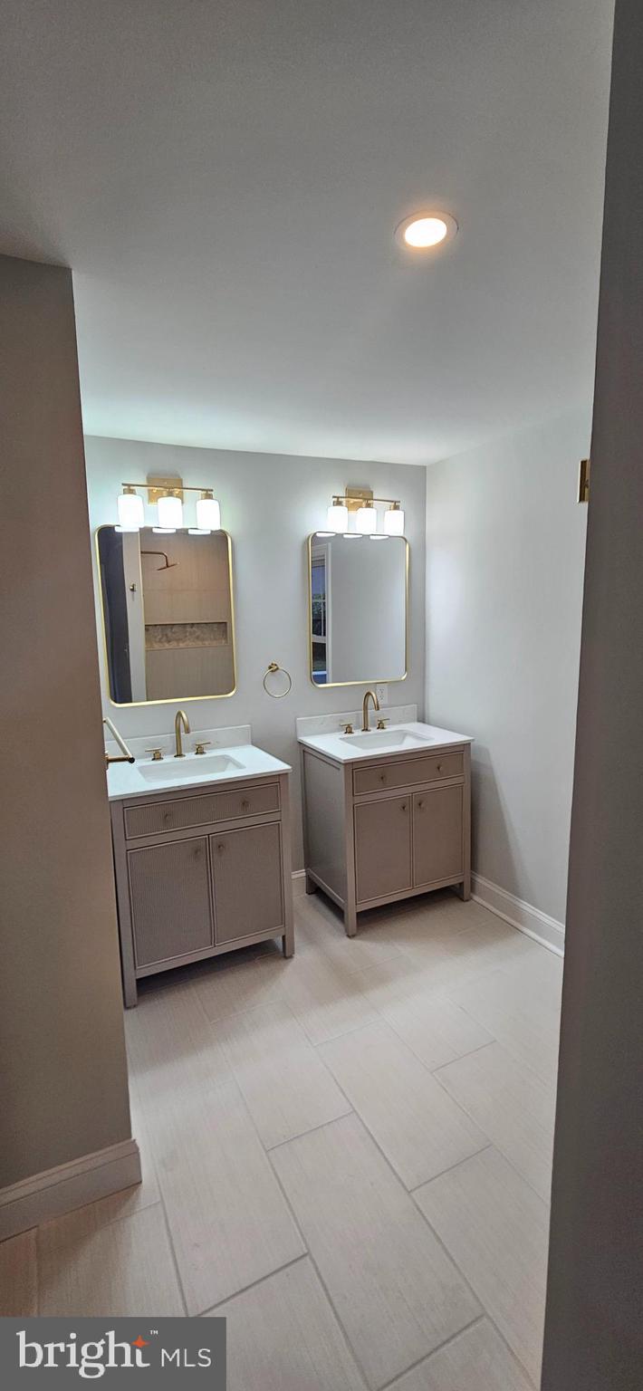 HAVERFORD HILL - Residential