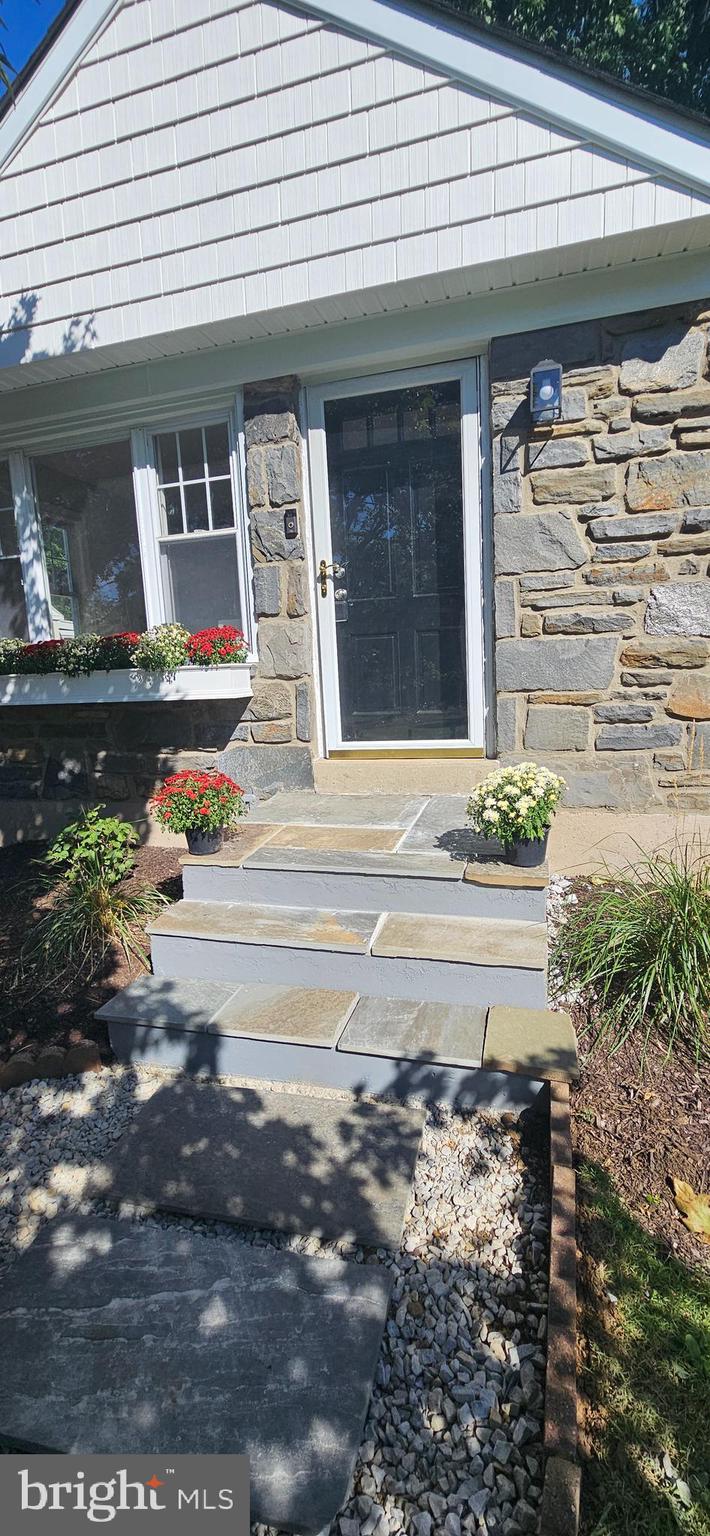 HAVERFORD HILL - Residential