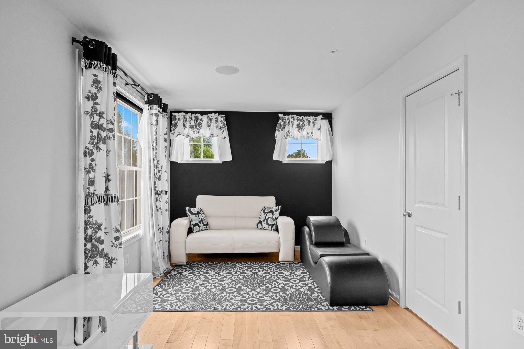 POPLAR RUN - Residential Lease