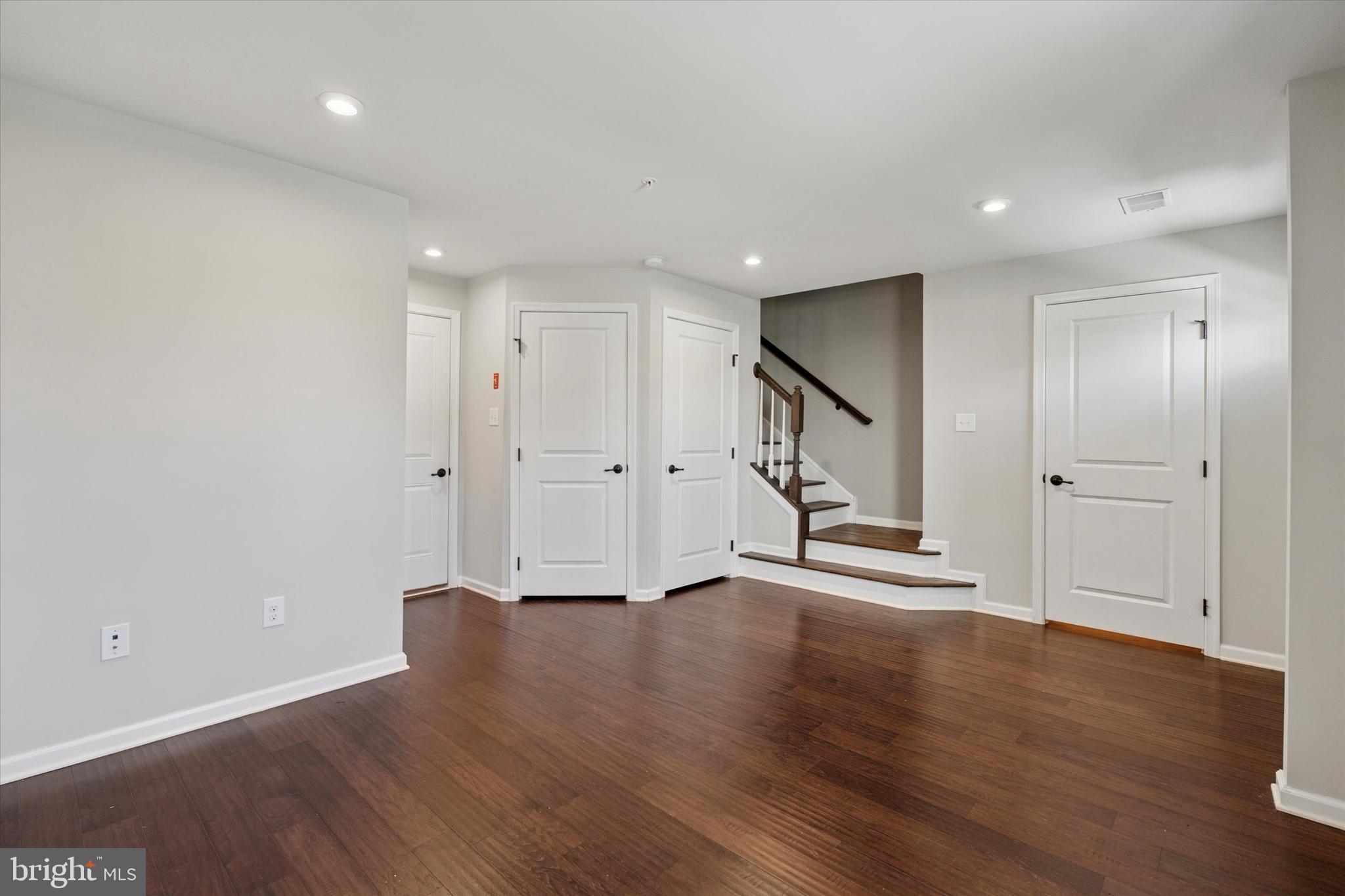 ANDALE GREEN - Residential Lease