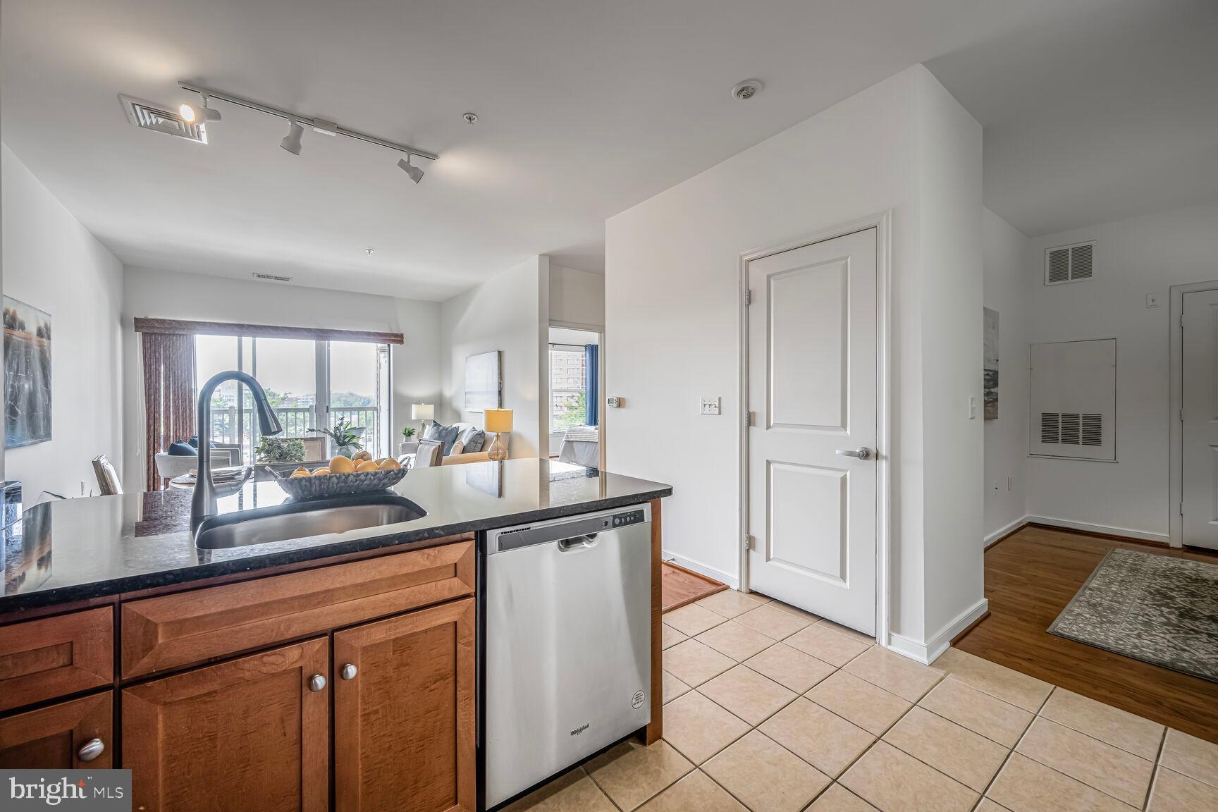 8045 AT SILVER SPRING METRO - Residential