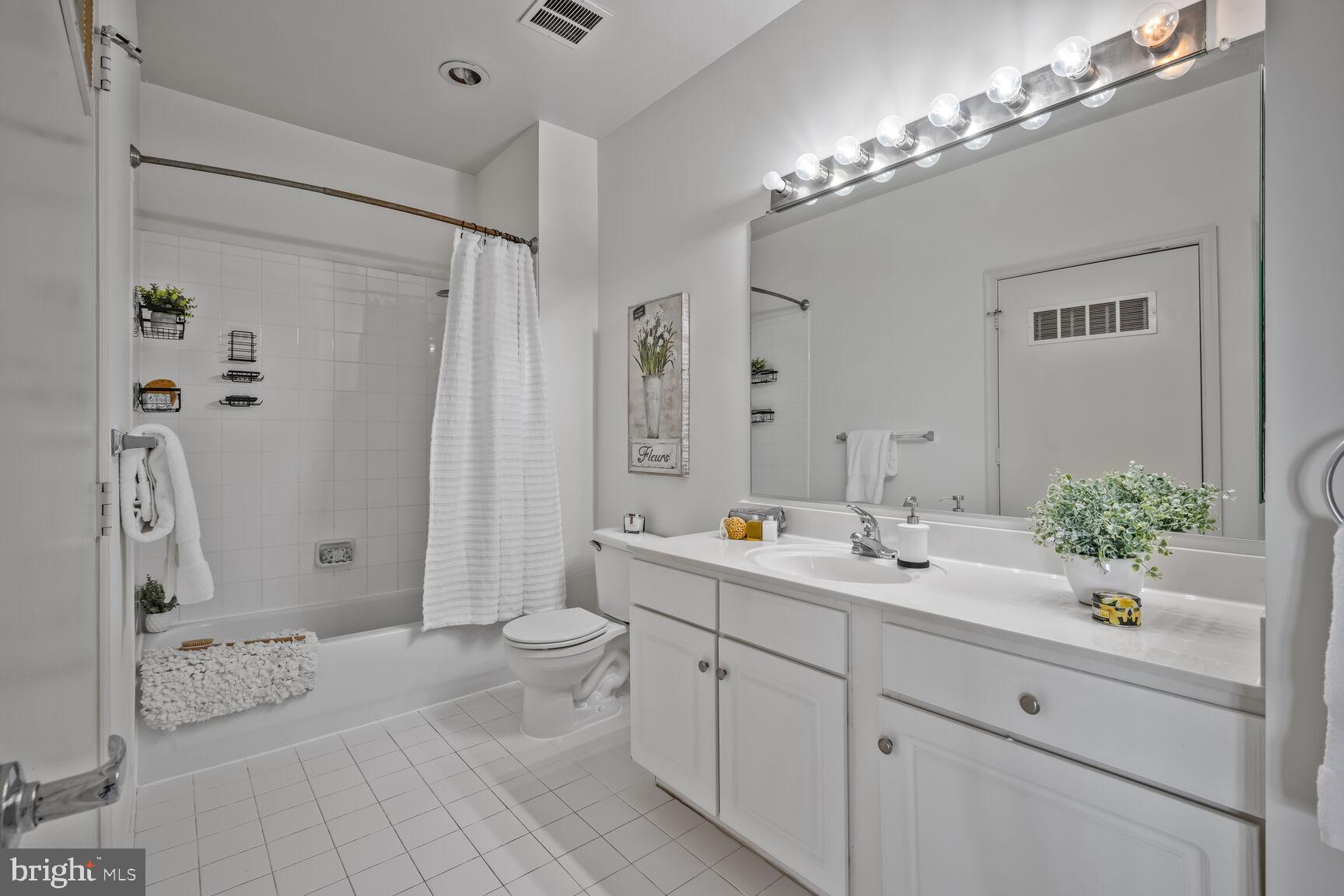 8045 AT SILVER SPRING METRO - Residential