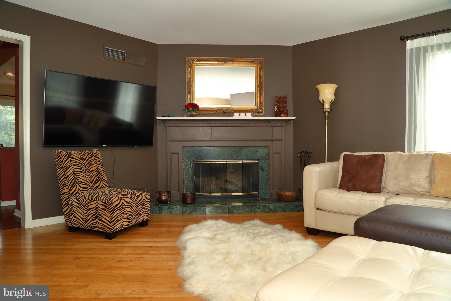 1834 SPRING RIDGE LANE