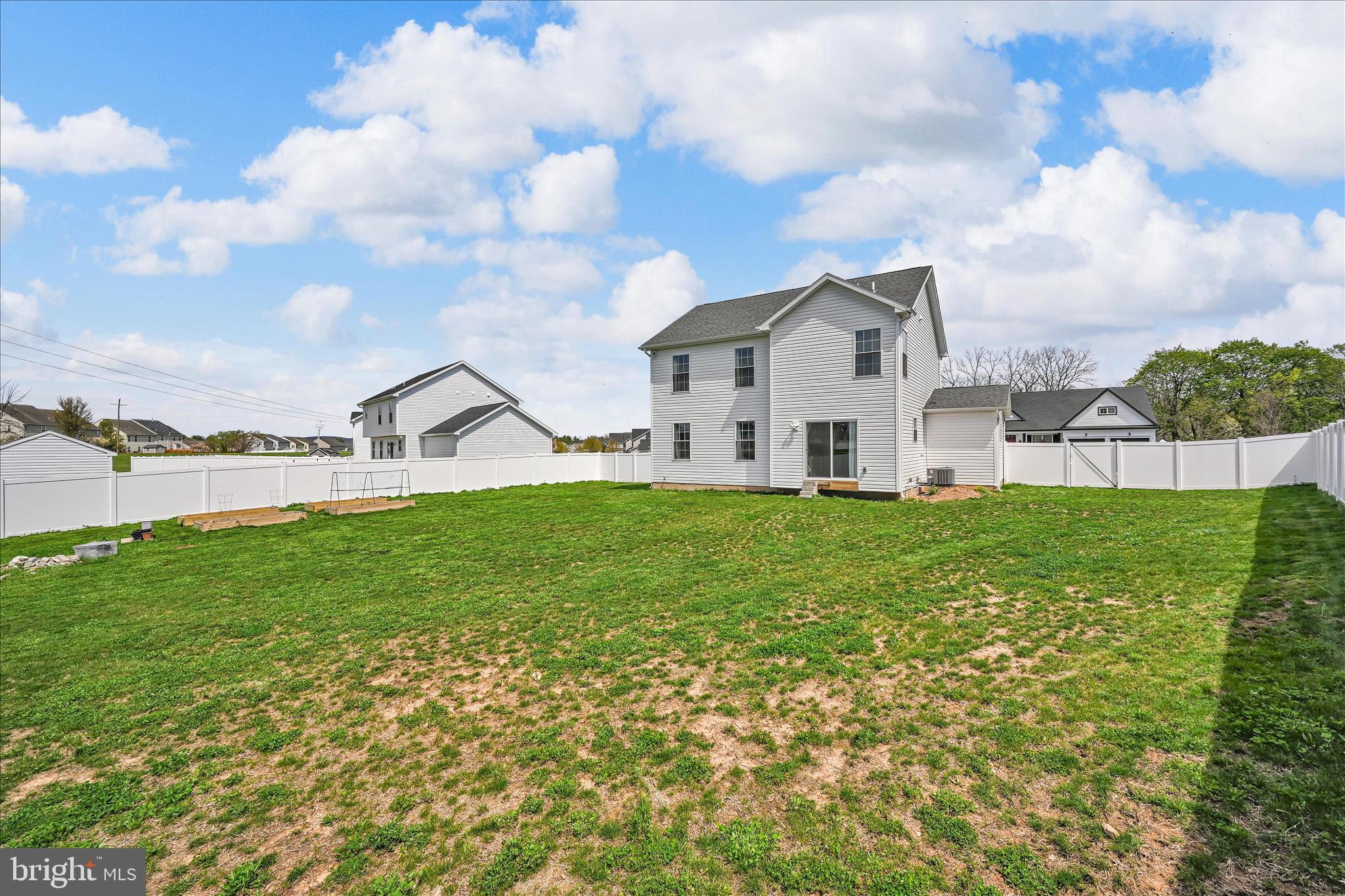 KINGS COURT AT BROWNSTONE - Residential