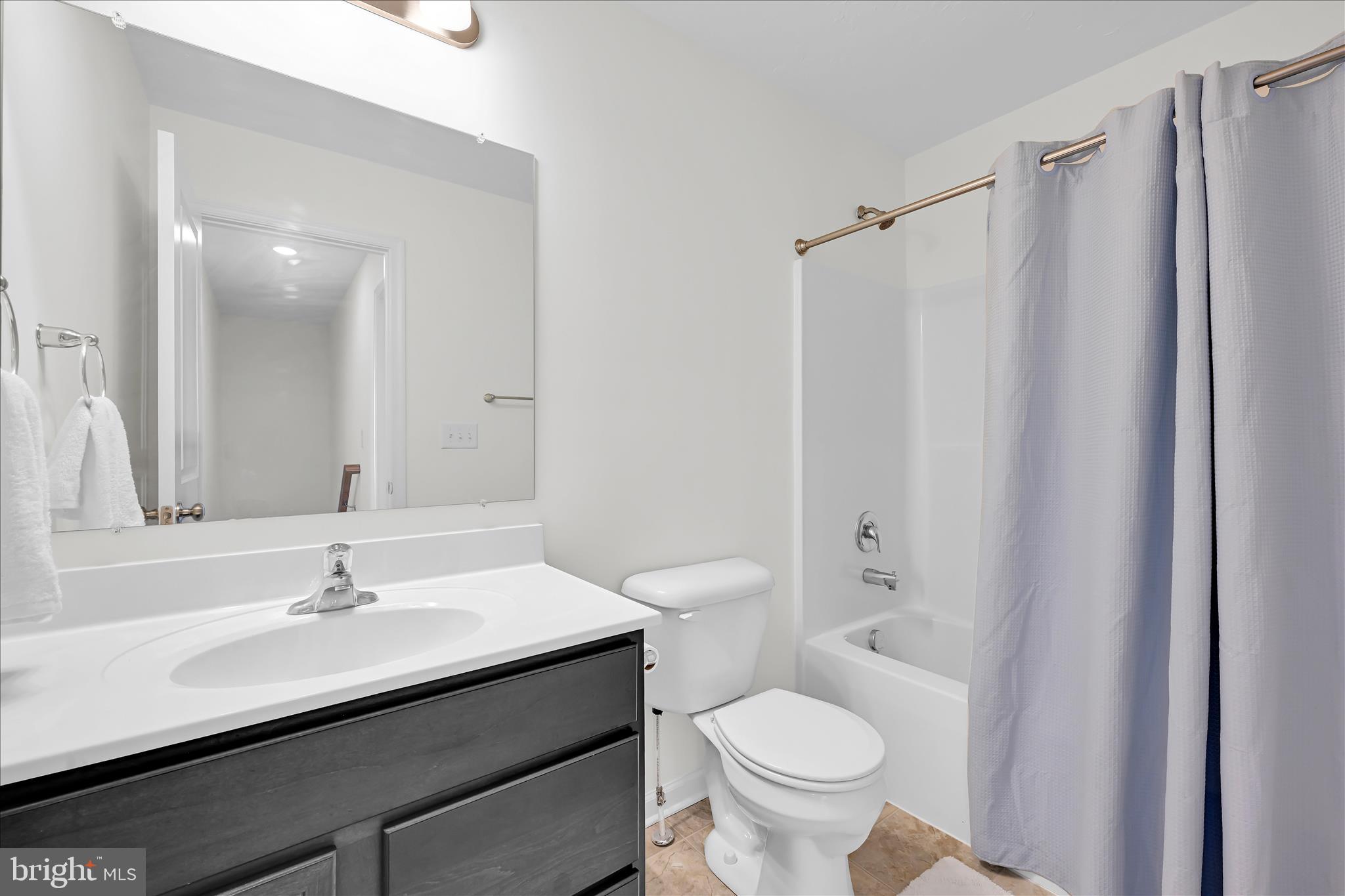 KINGS COURT AT BROWNSTONE - Residential