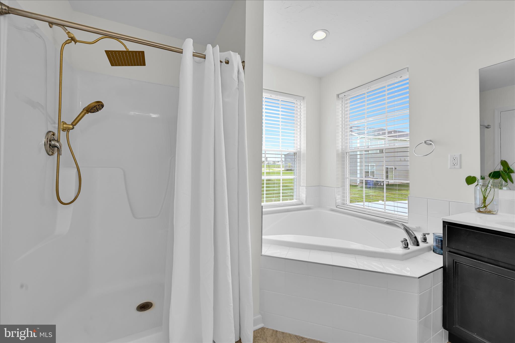 KINGS COURT AT BROWNSTONE - Residential