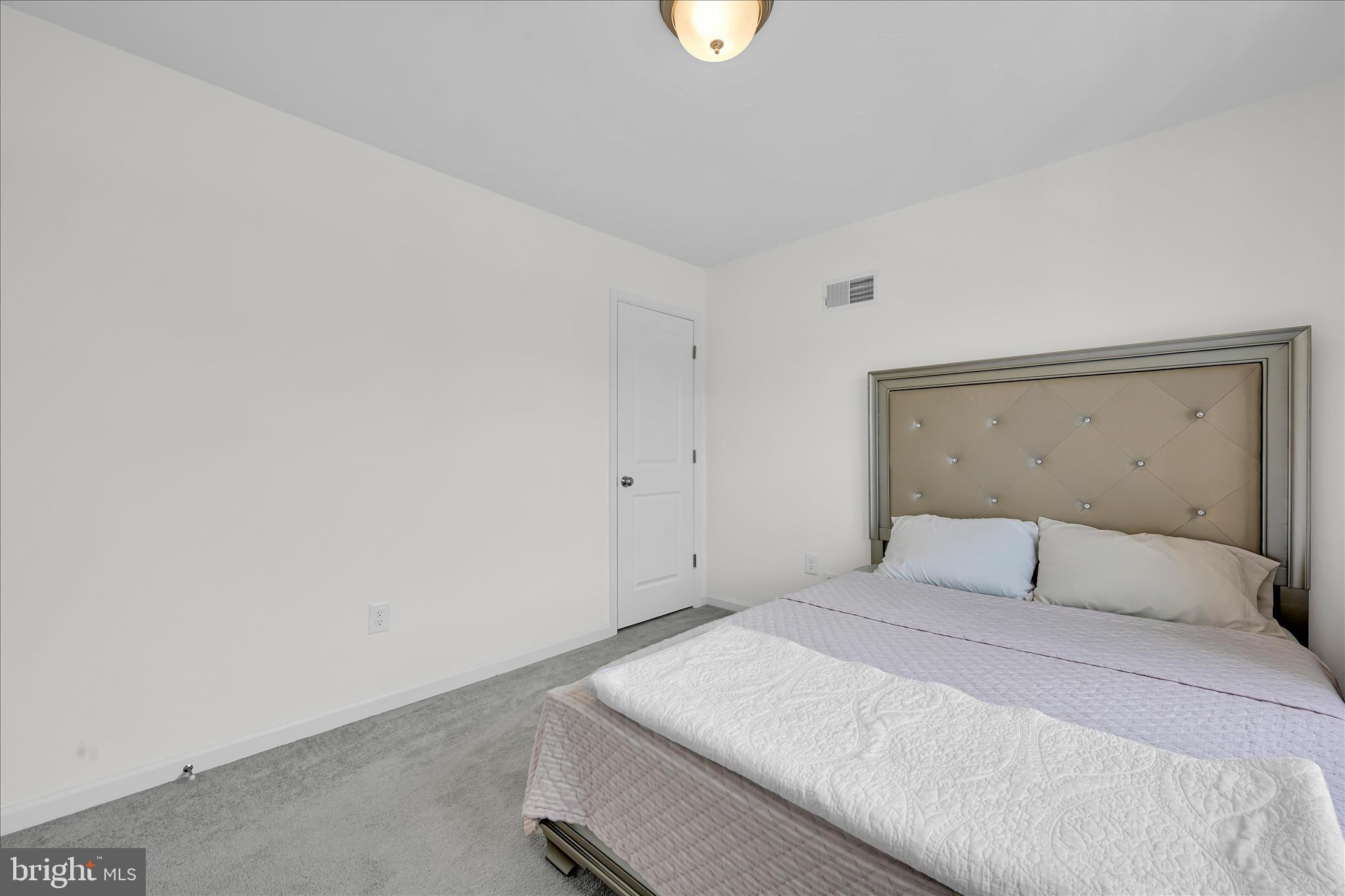 KINGS COURT AT BROWNSTONE - Residential