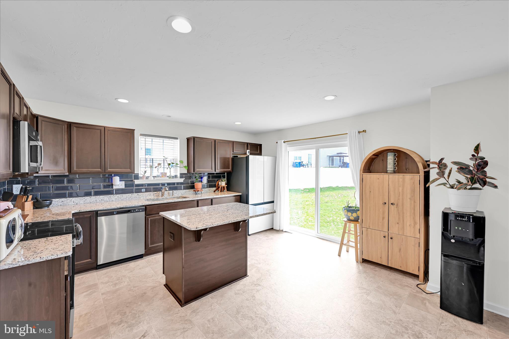 KINGS COURT AT BROWNSTONE - Residential