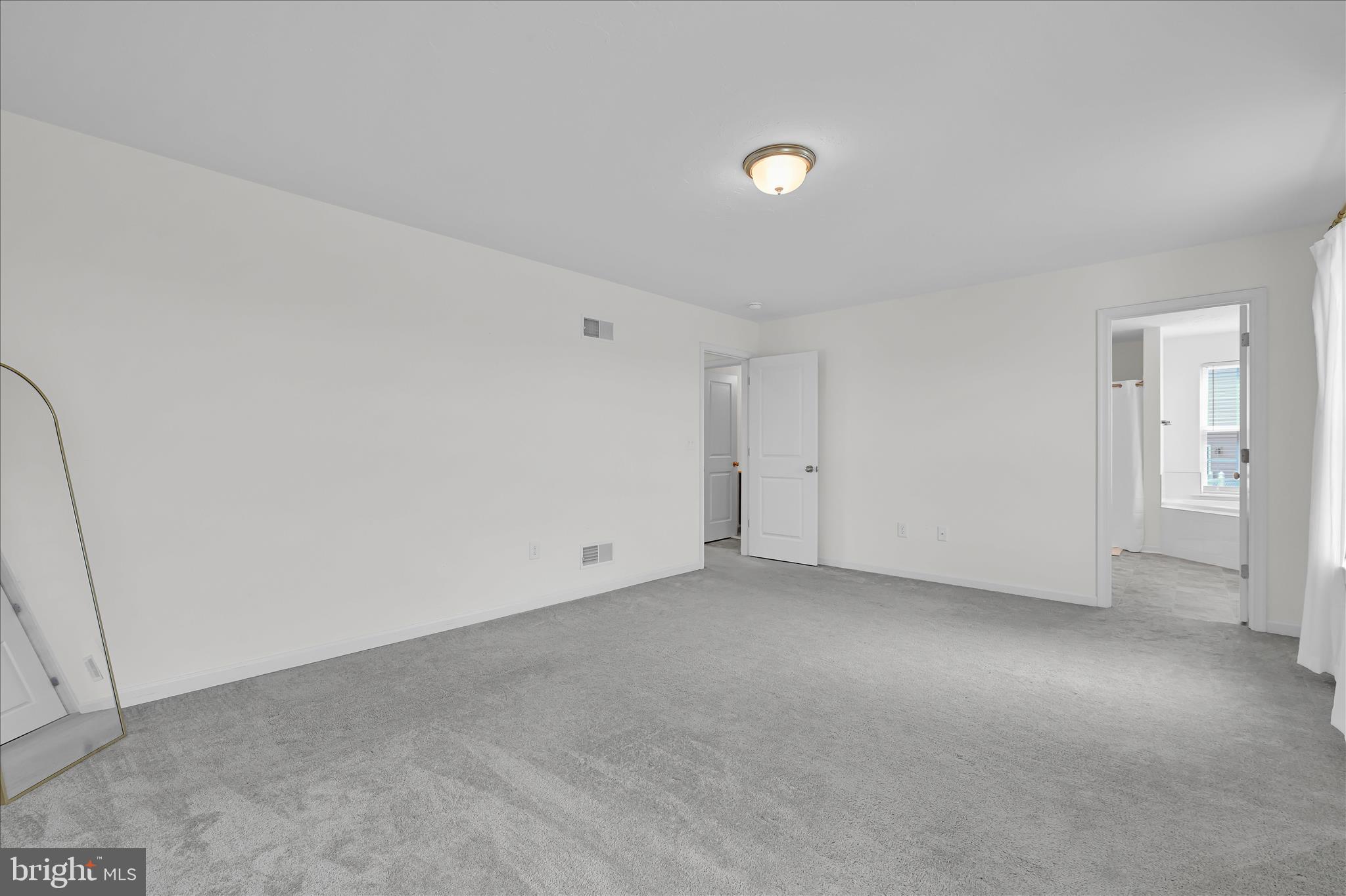 KINGS COURT AT BROWNSTONE - Residential