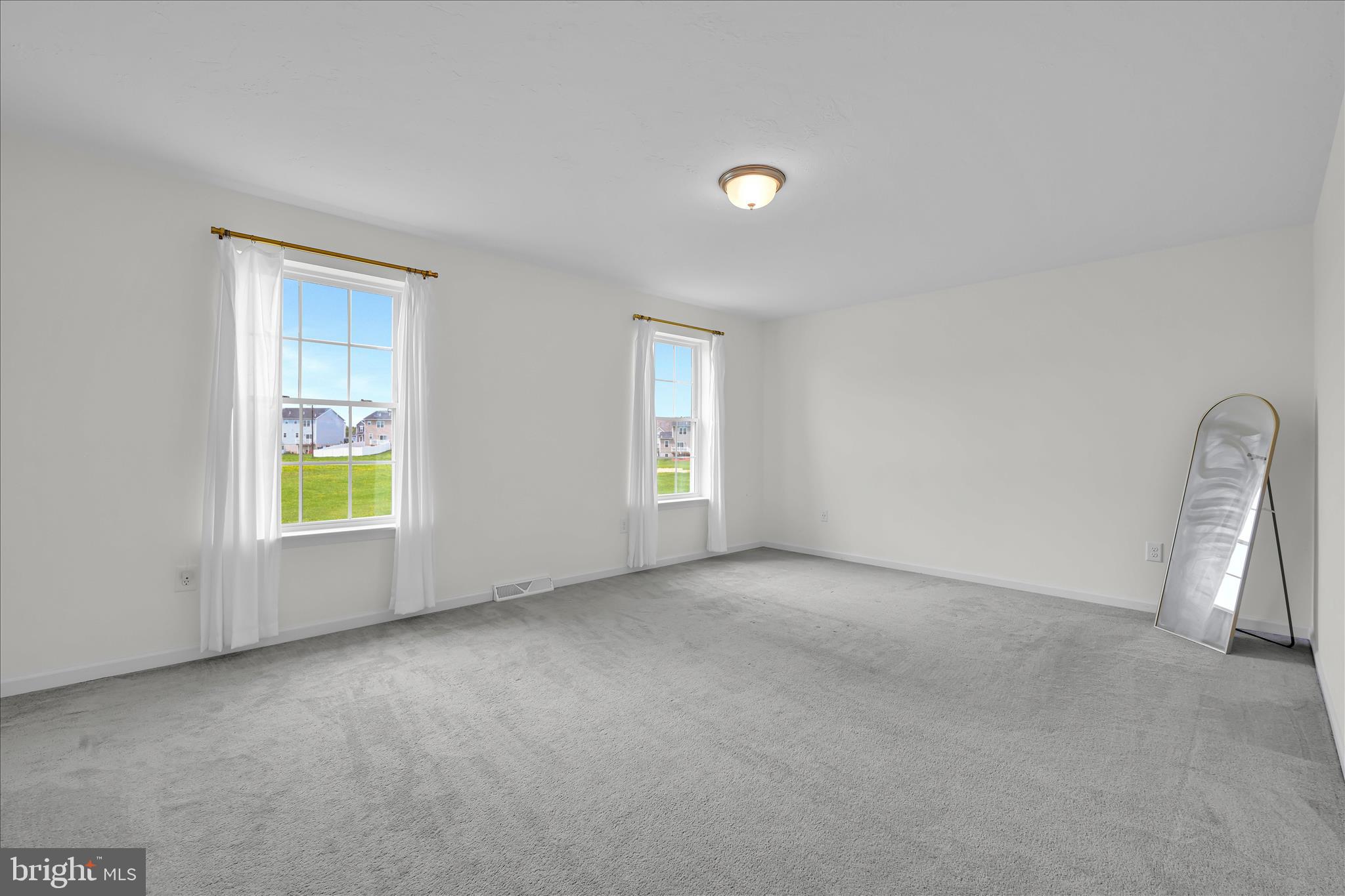 KINGS COURT AT BROWNSTONE - Residential